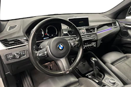 valkoinen BMW X1 2020 kuva 6.