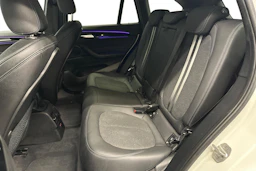valkoinen BMW X1 2020 kuva 8.