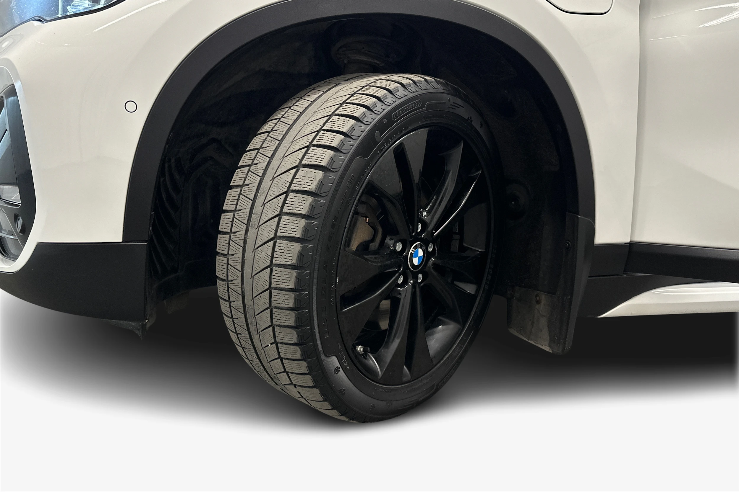 valkoinen BMW X1 2020 kuva 9.