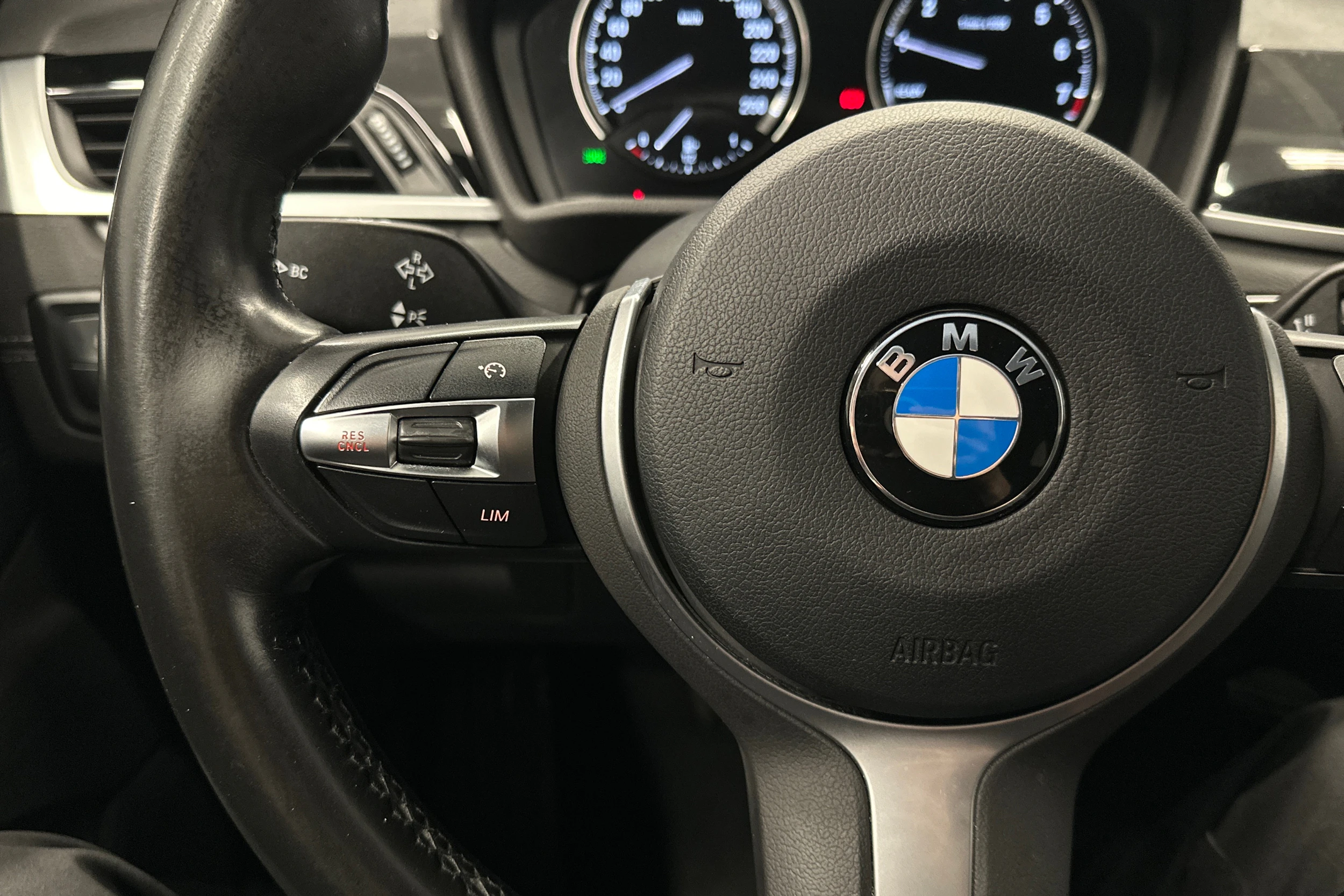 valkoinen BMW X1 2020 kuva 11.