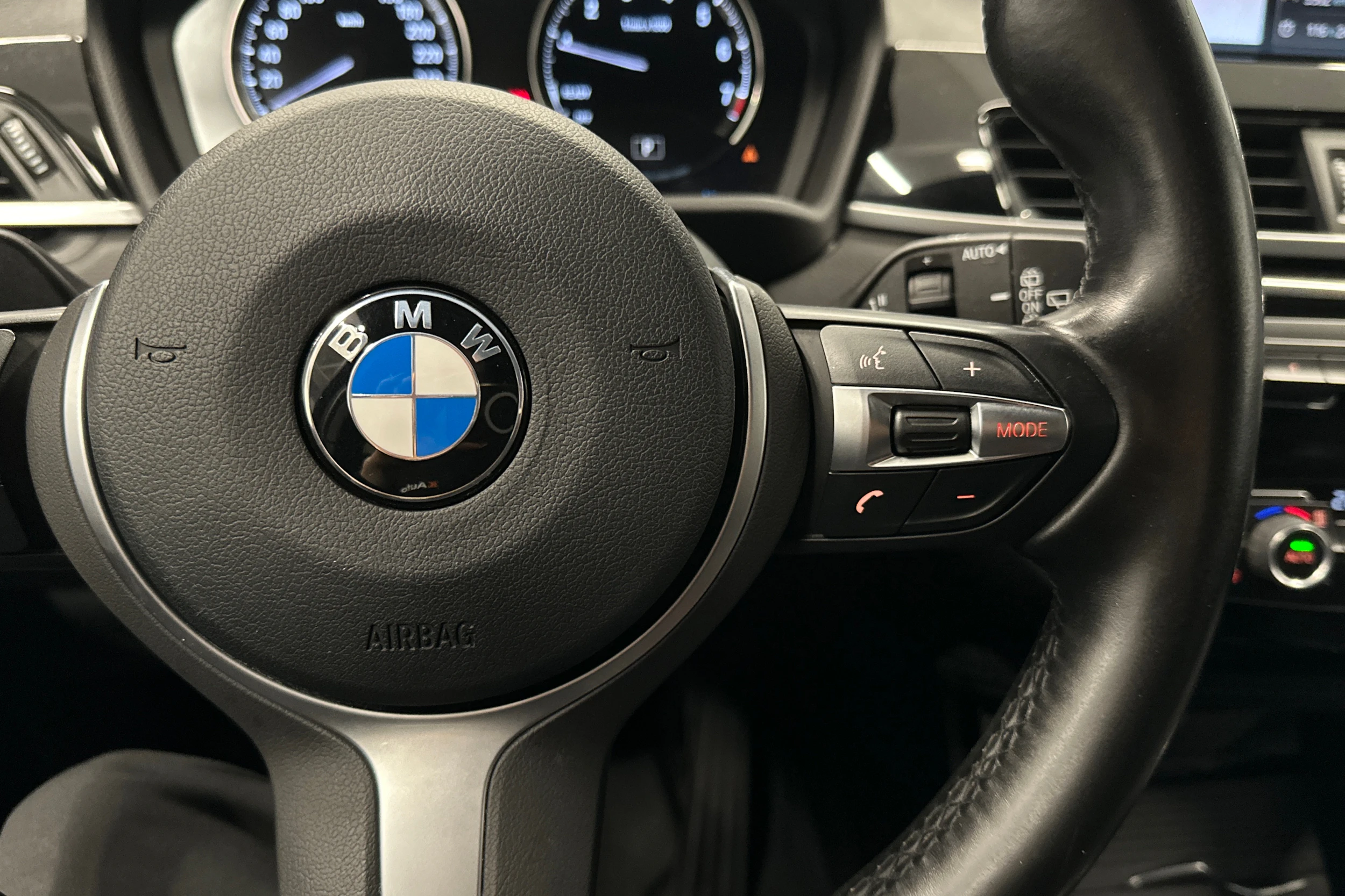 valkoinen BMW X1 2020 kuva 12.