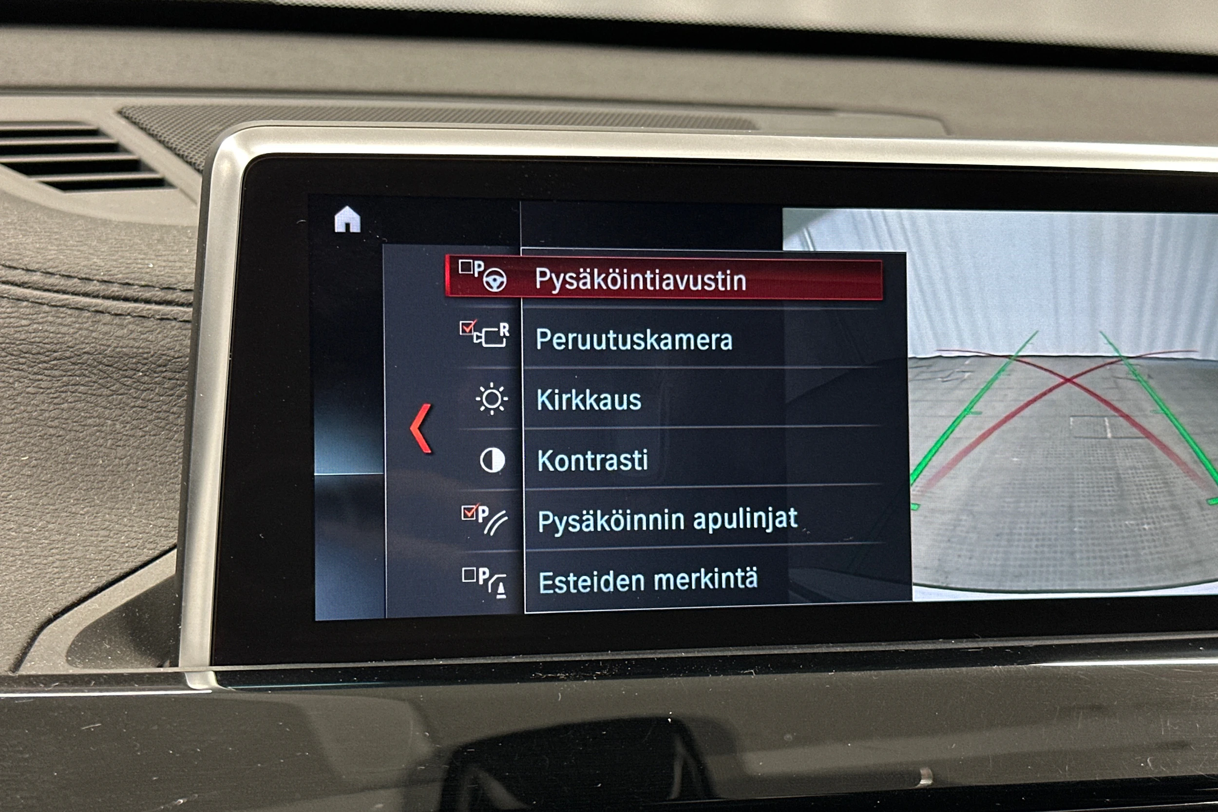 valkoinen BMW X1 2020 kuva 30.