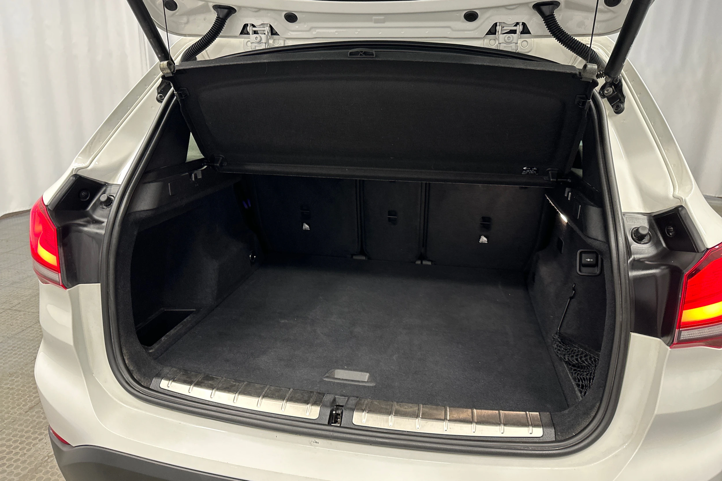 valkoinen BMW X1 2020 kuva 35.