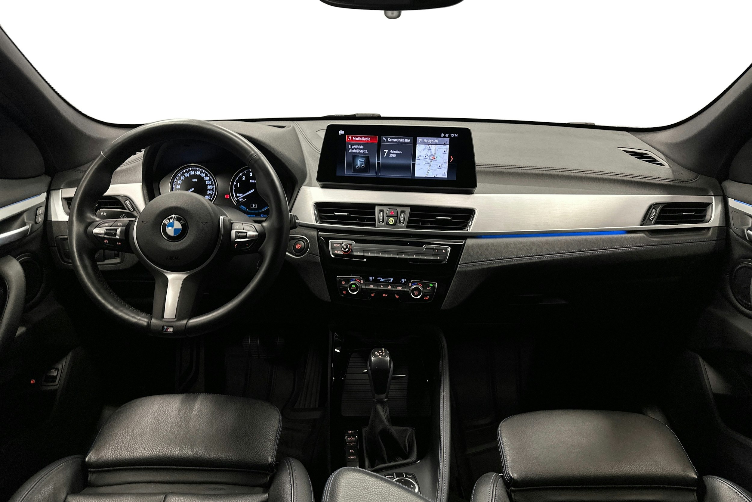 harmaa BMW X1 2021 kuva 7.
