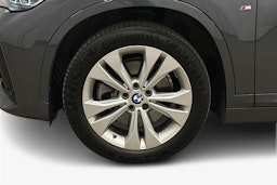 harmaa BMW X1 2021 kuva 9.