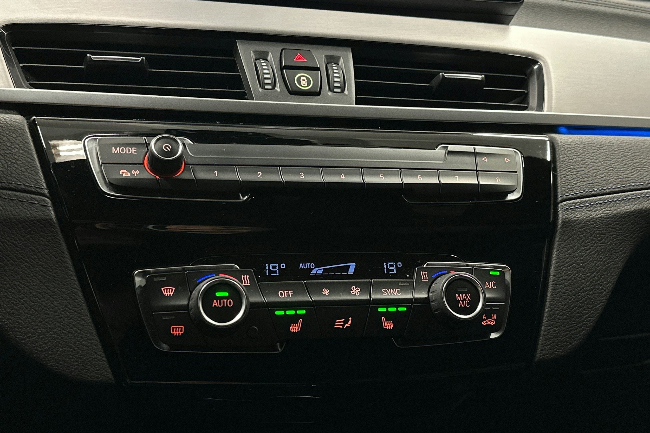 harmaa BMW X1 2021 kuva 19.