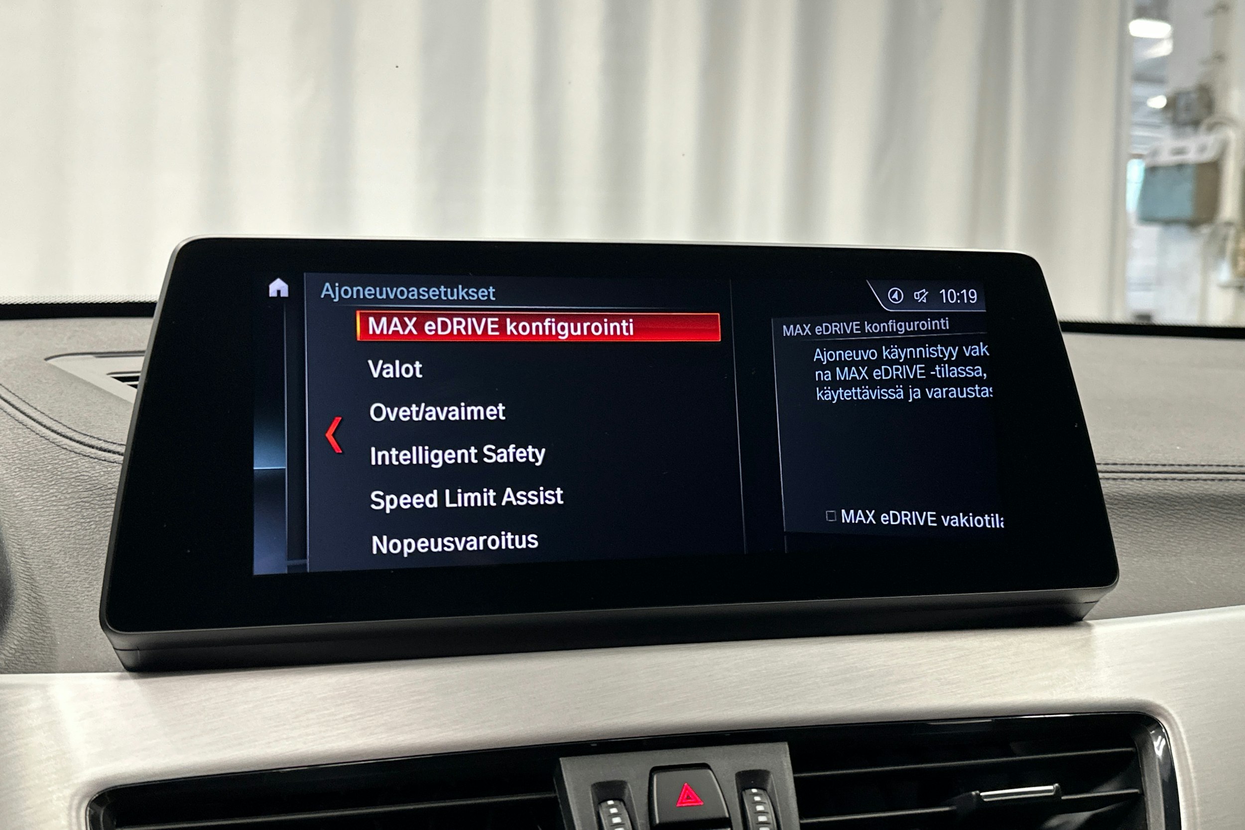 harmaa BMW X1 2021 kuva 23.