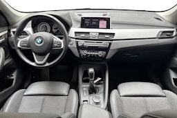musta BMW X1 2020 kuva 9.