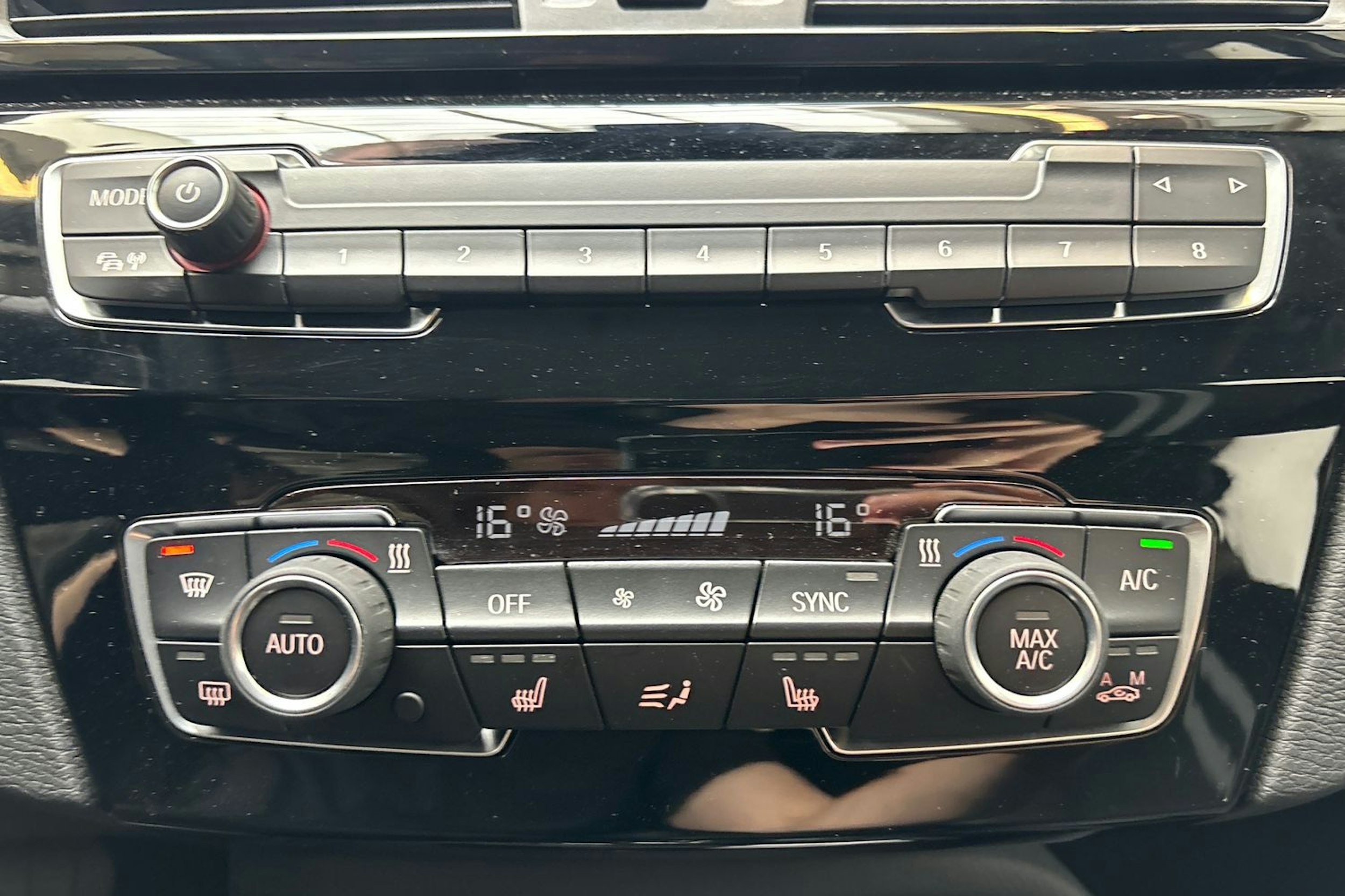 musta BMW X1 2020 kuva 19.