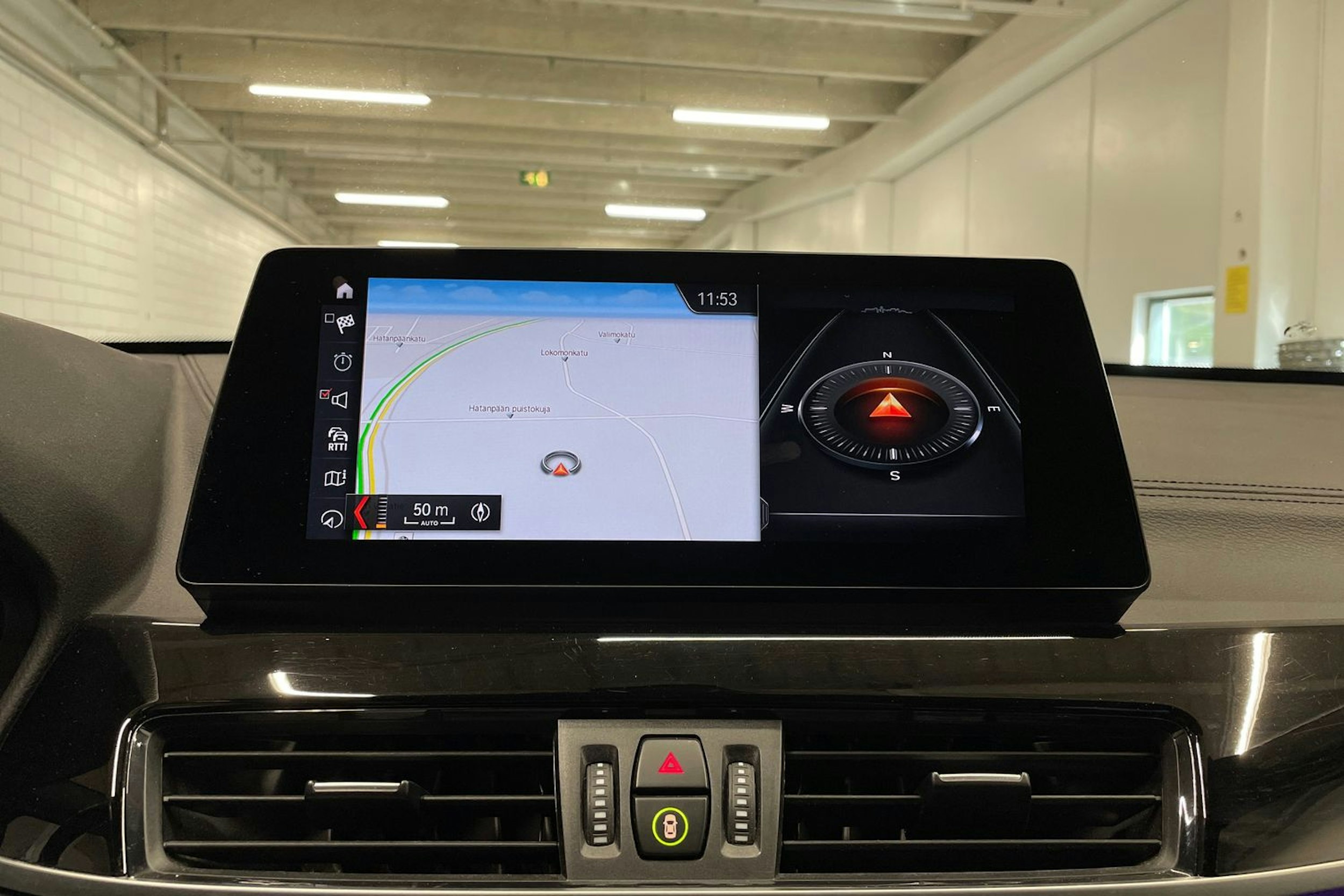 musta BMW X1 2021 kuva 16.
