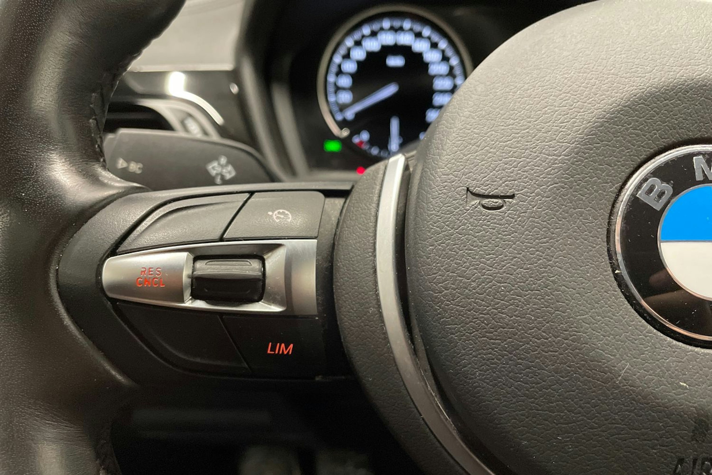 musta BMW X1 2021 kuva 21.