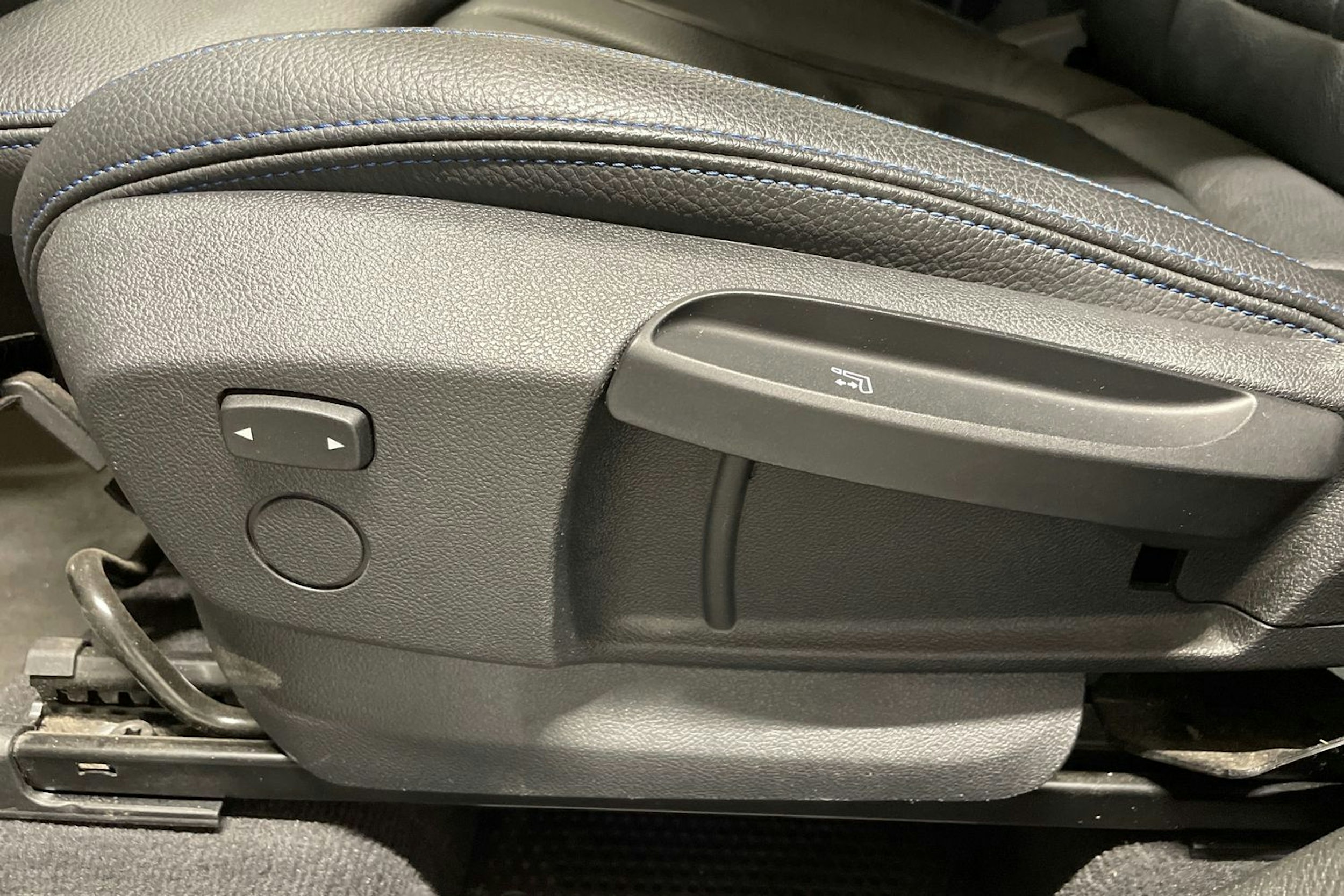 musta BMW X1 2021 kuva 23.