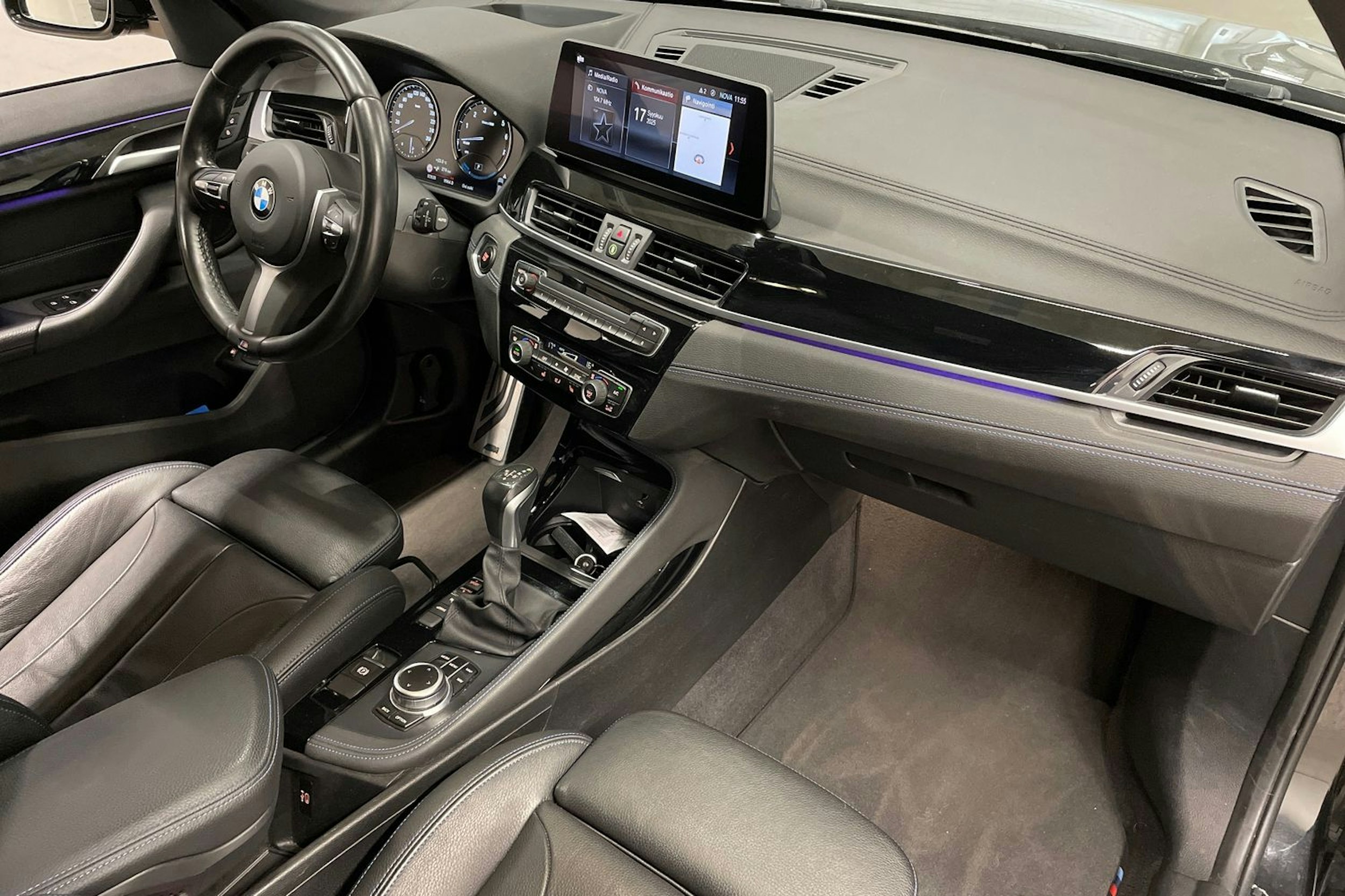 musta BMW X1 2021 kuva 27.