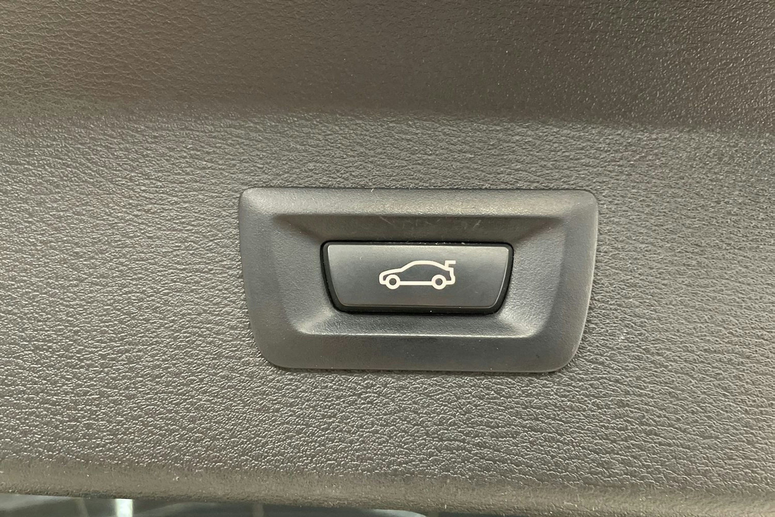 musta BMW X1 2021 kuva 28.