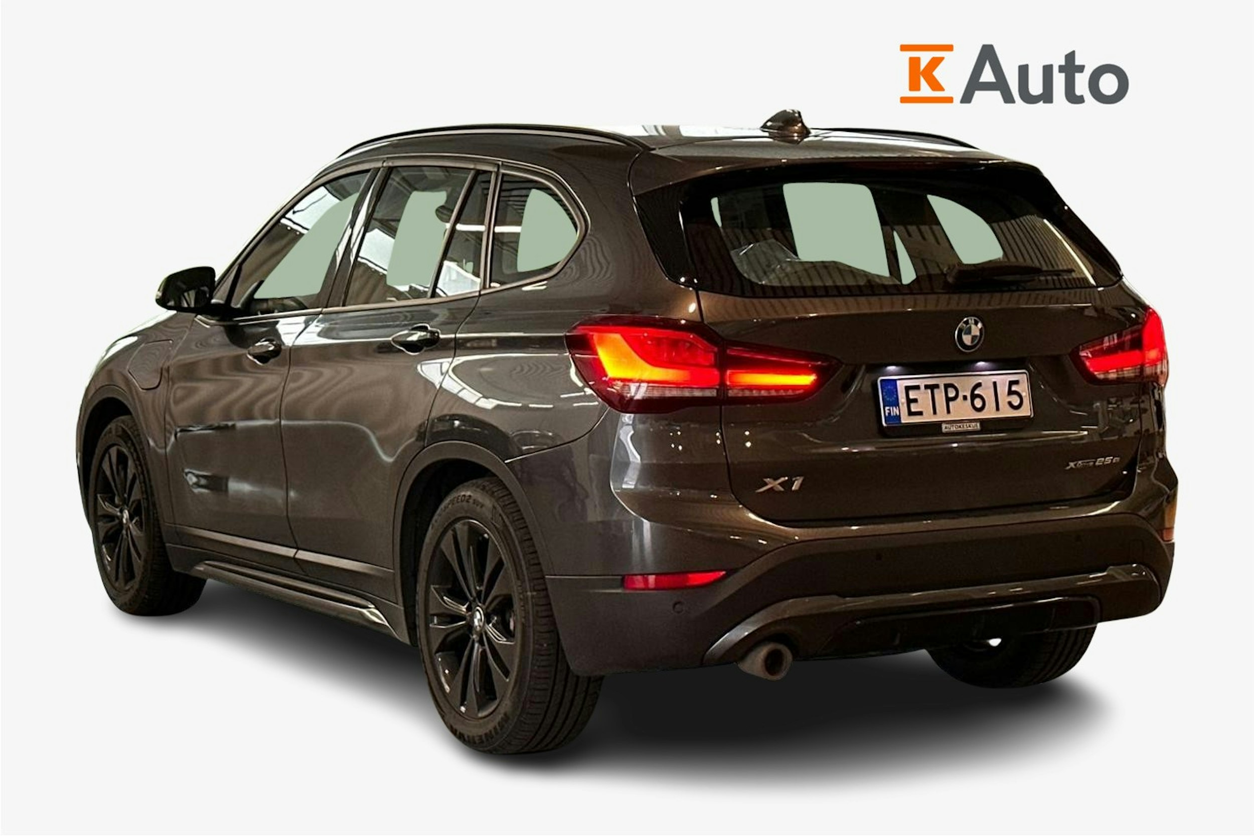 harmaa BMW X1 2021 kuva 2.