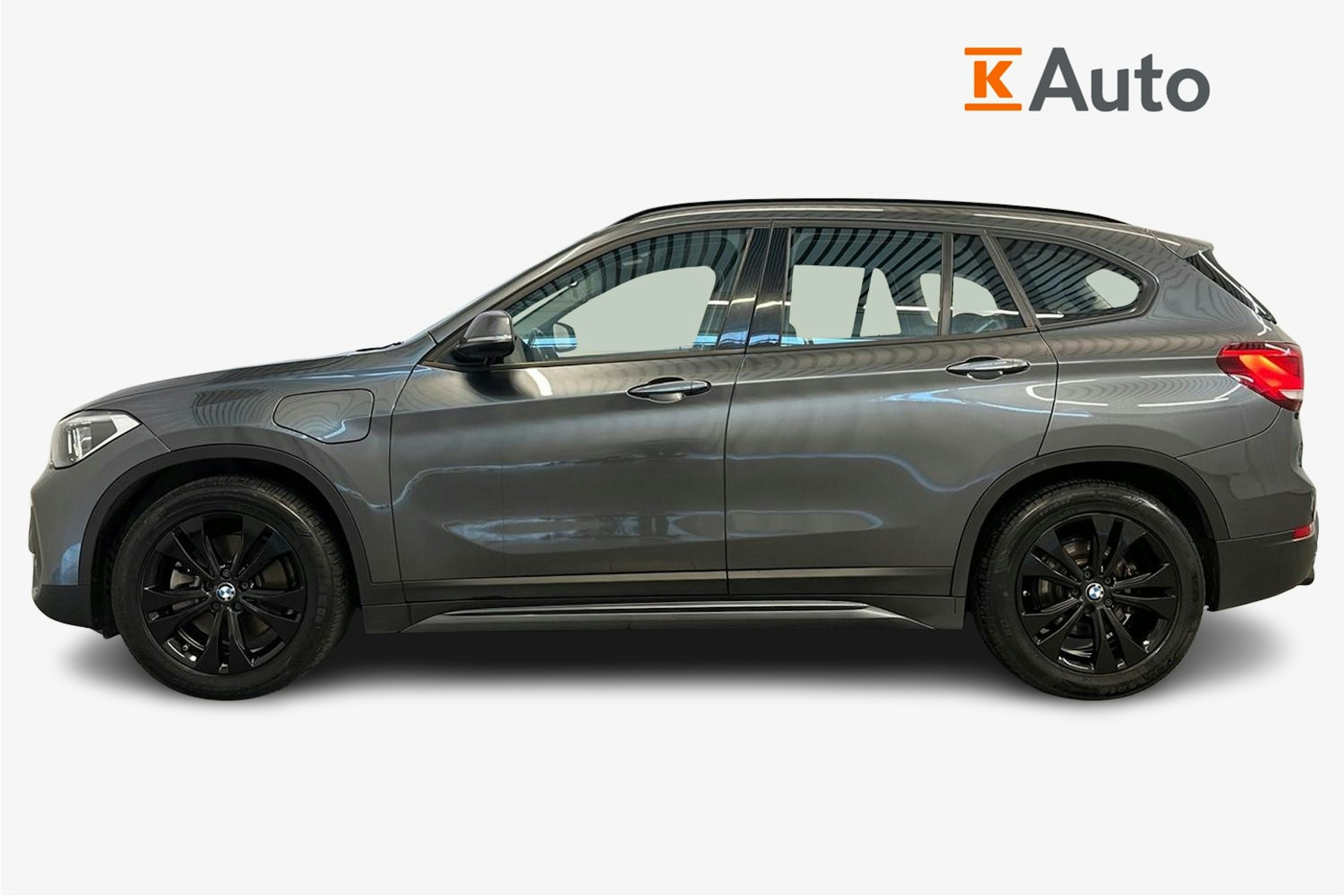 harmaa BMW X1 2021 kuva 6.