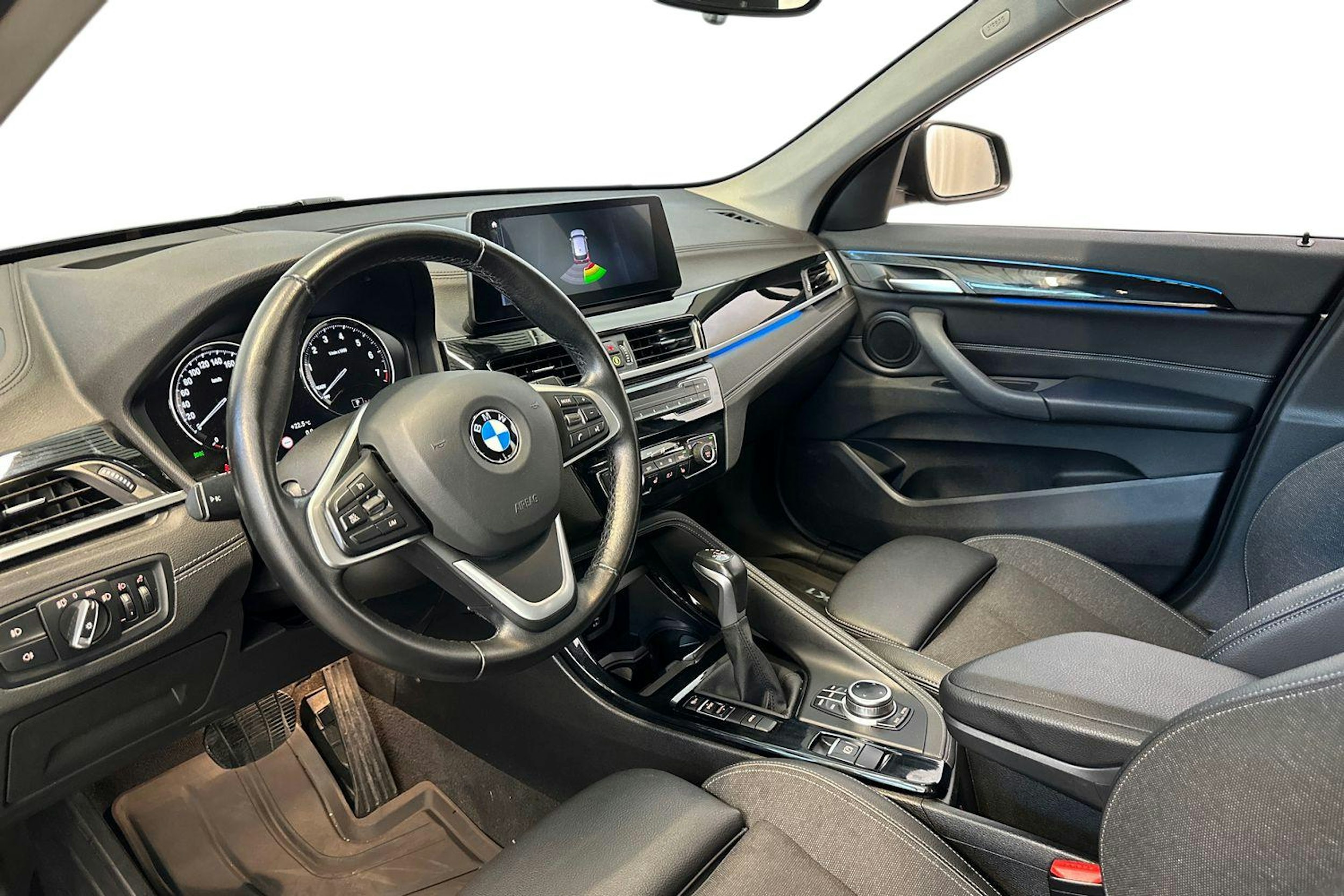 harmaa BMW X1 2021 kuva 7.