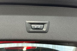 harmaa BMW X1 2021 kuva 16.
