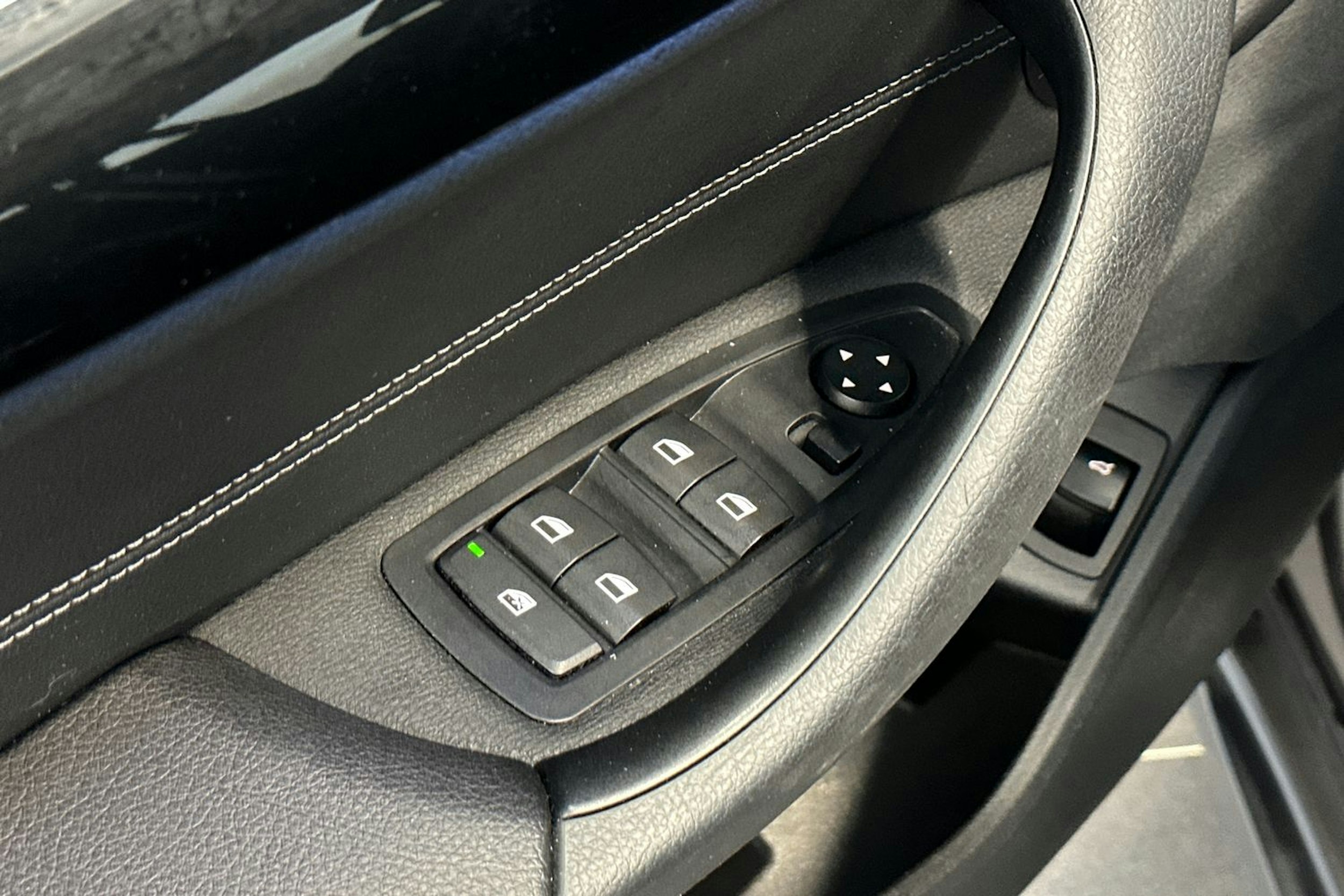 harmaa BMW X1 2021 kuva 17.
