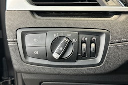 harmaa BMW X1 2021 kuva 18.