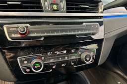 harmaa BMW X1 2021 kuva 23.