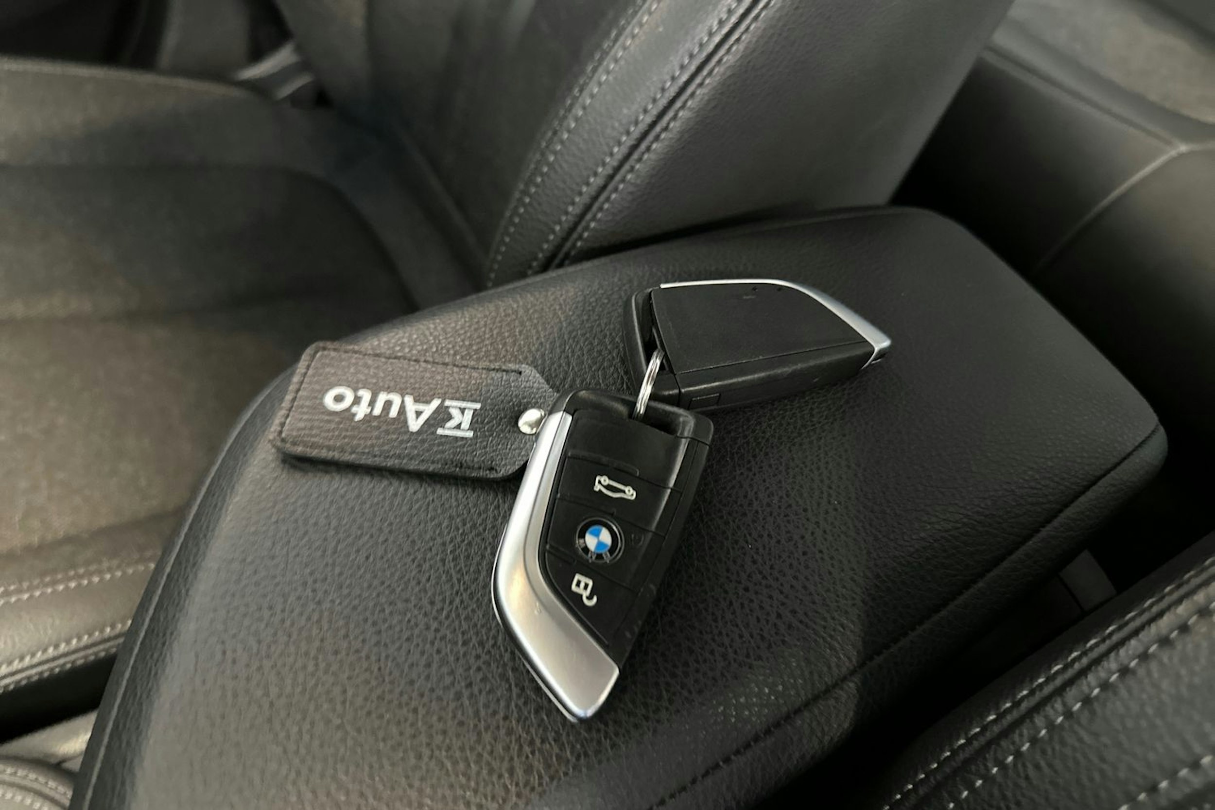 harmaa BMW X1 2021 kuva 27.