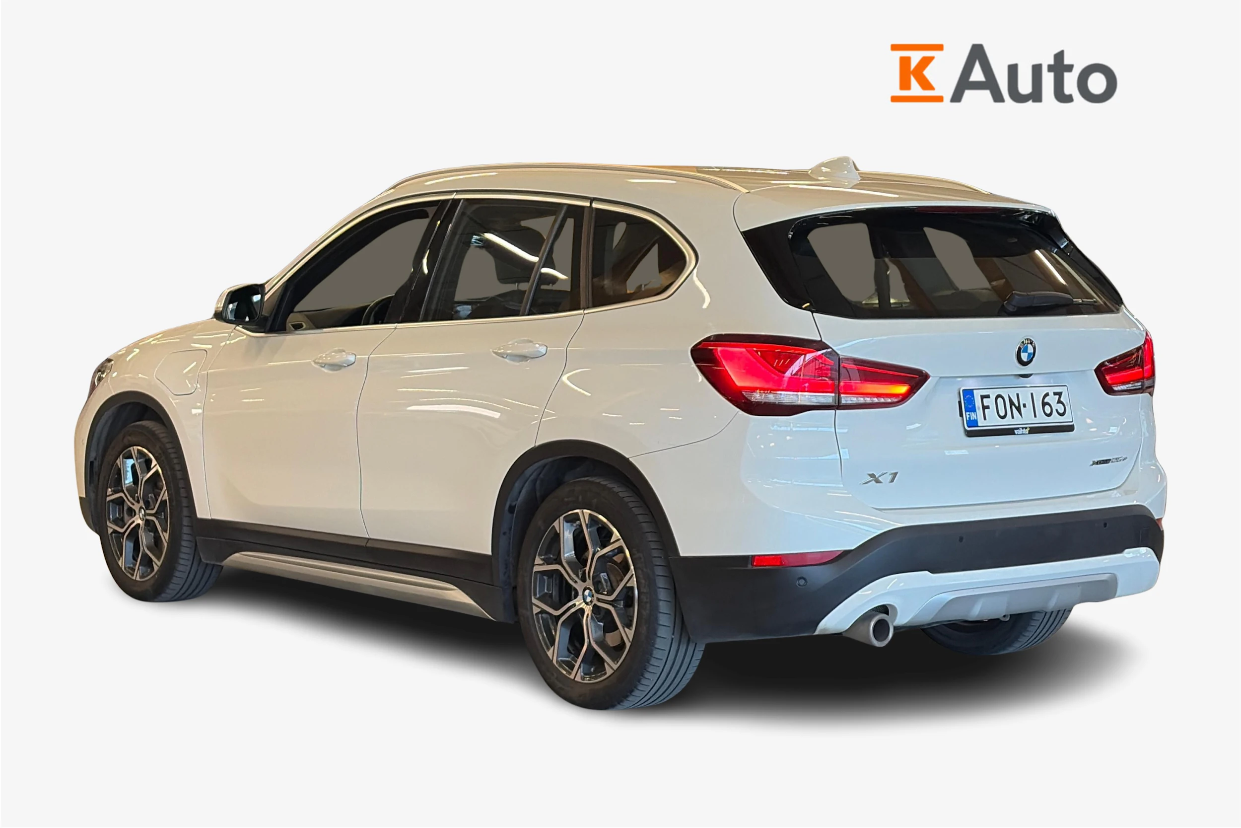 valkoinen BMW X1 2021 kuva 2.
