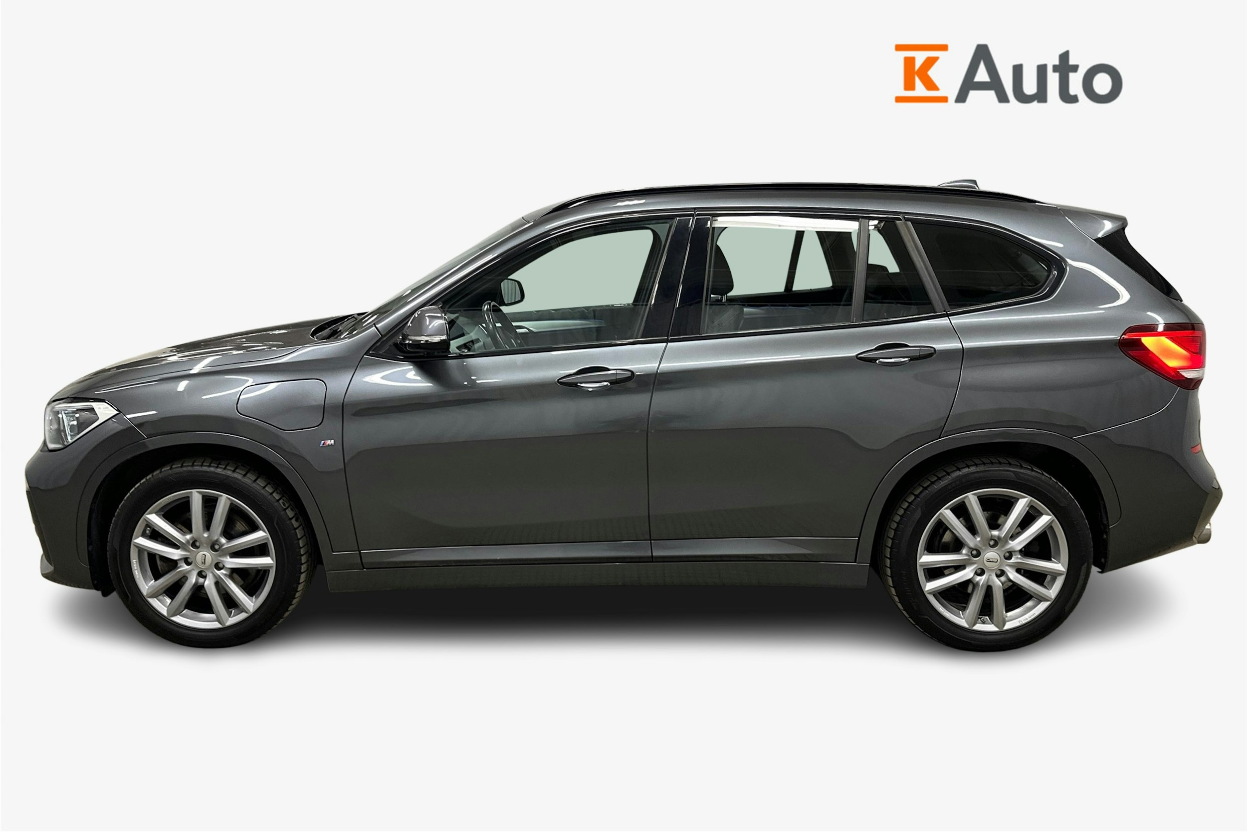 harmaa BMW X1 2021 kuva 5.