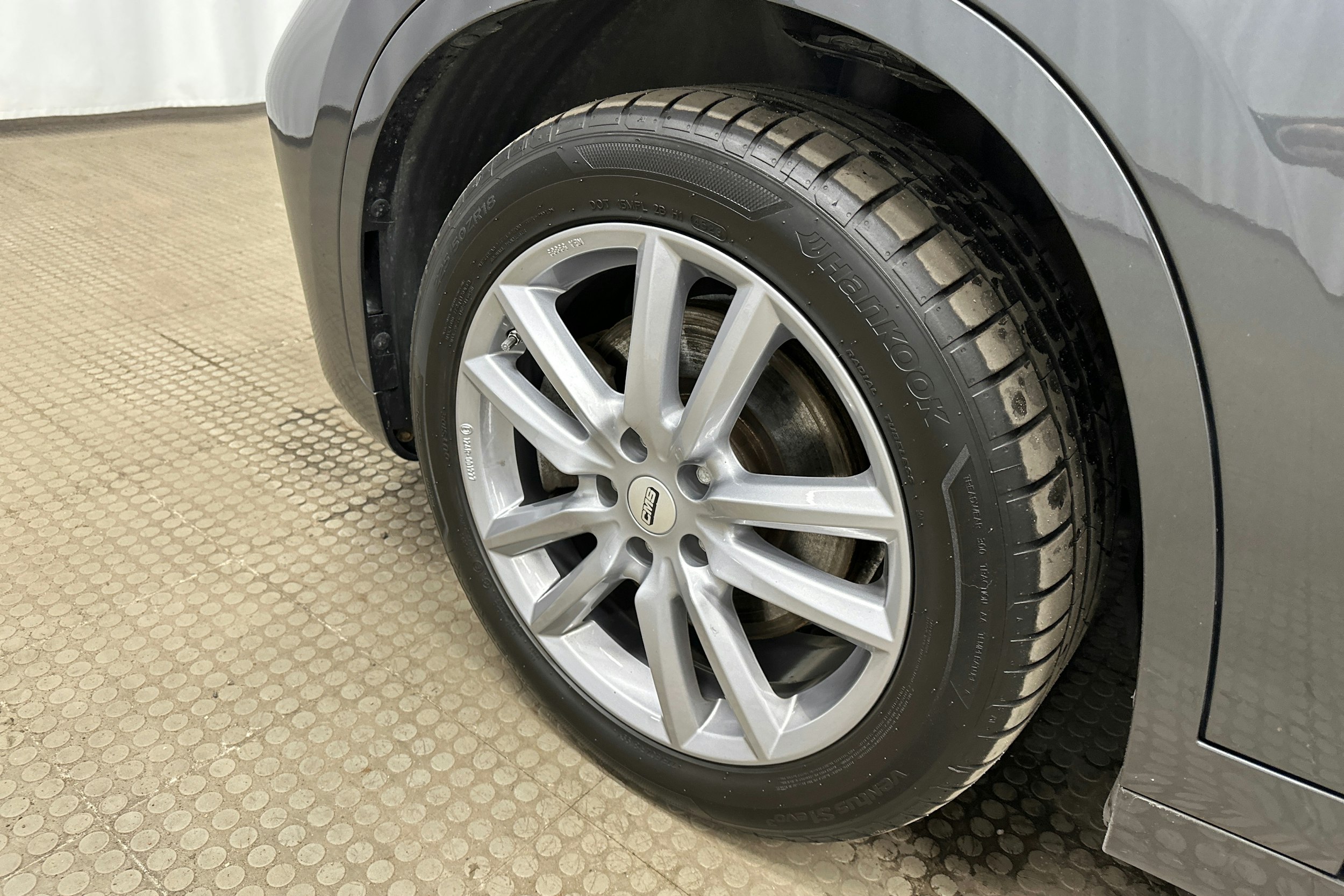 harmaa BMW X1 2021 kuva 9.
