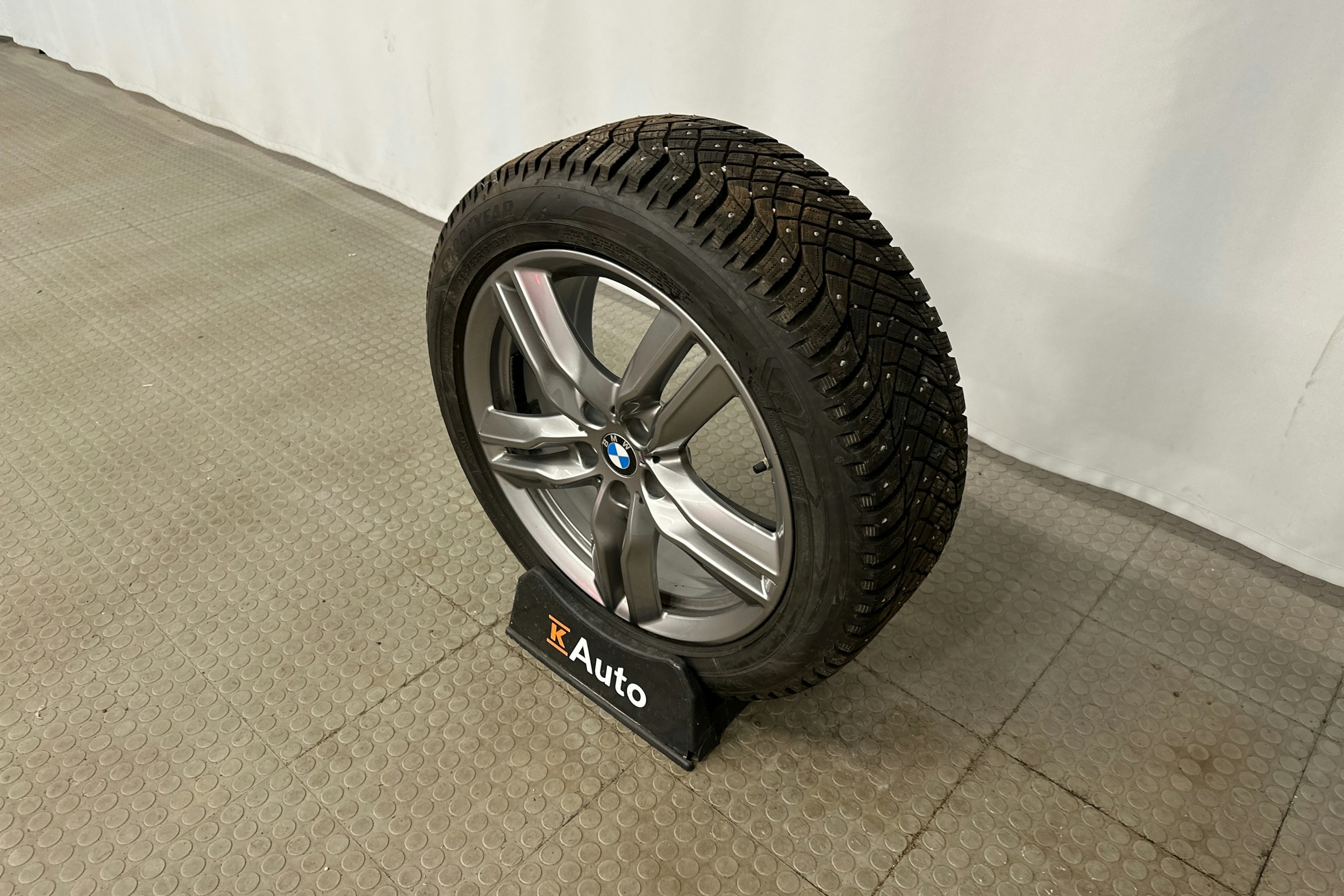 harmaa BMW X1 2021 kuva 10.