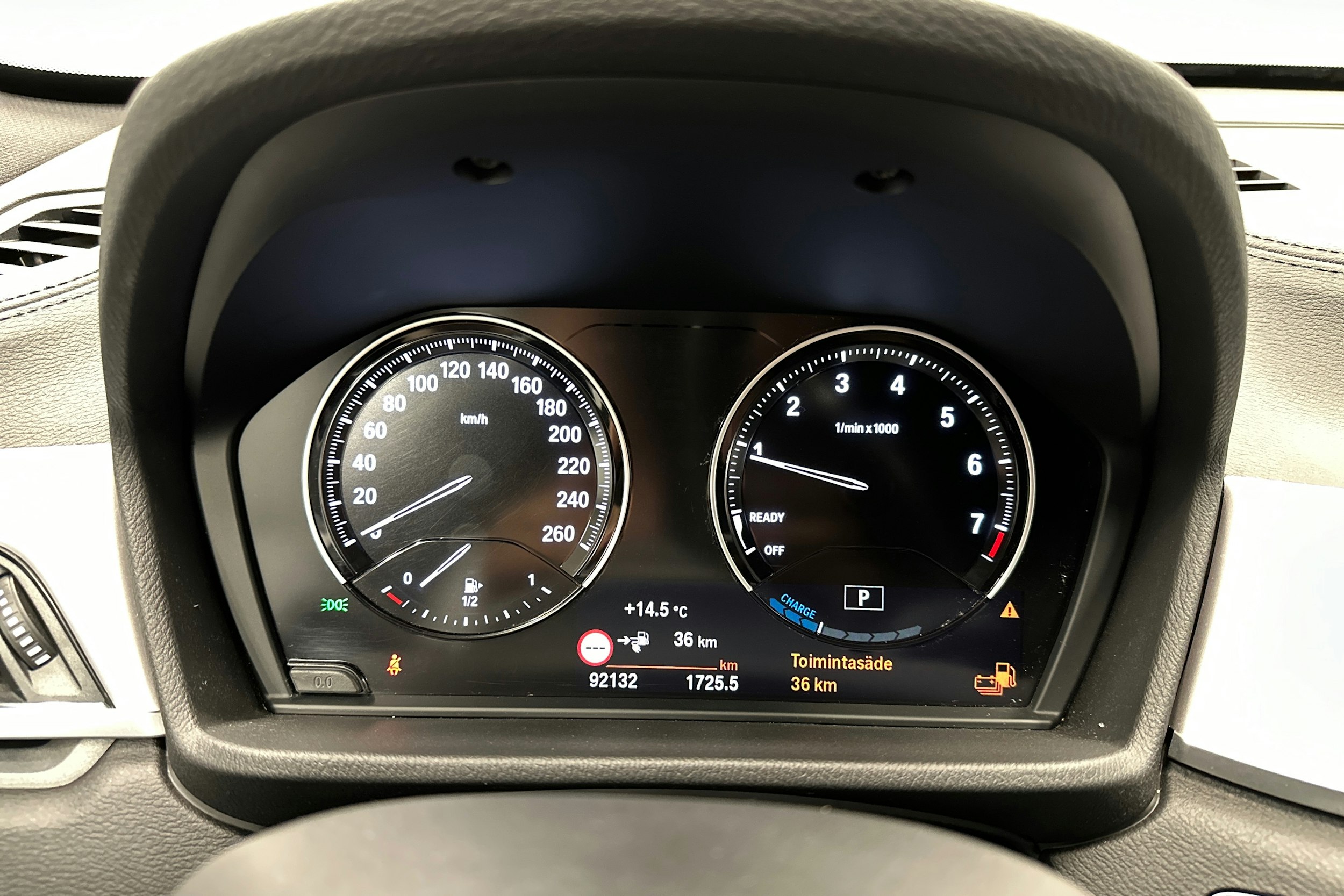 harmaa BMW X1 2021 kuva 13.