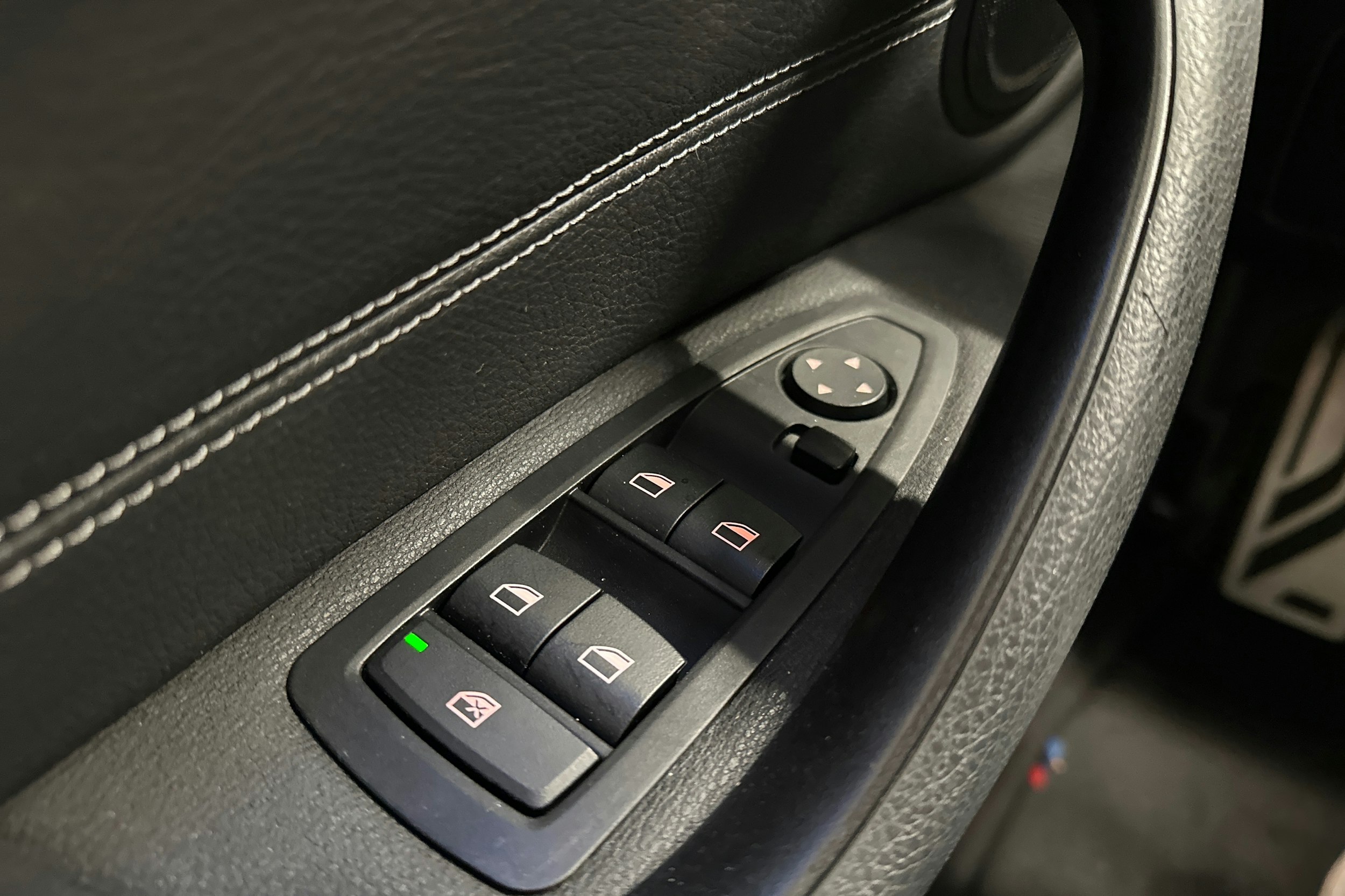 harmaa BMW X1 2021 kuva 14.