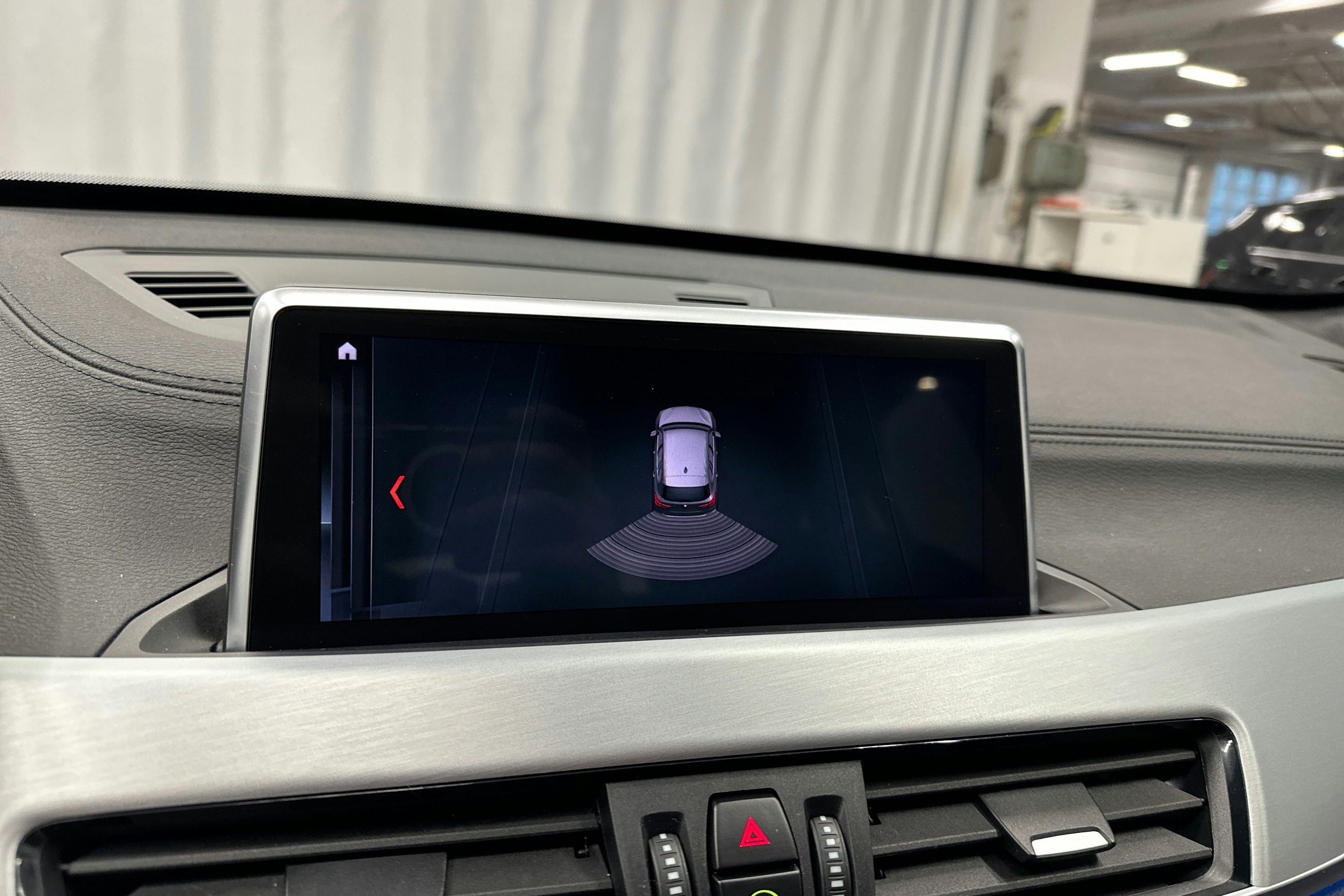 harmaa BMW X1 2021 kuva 15.