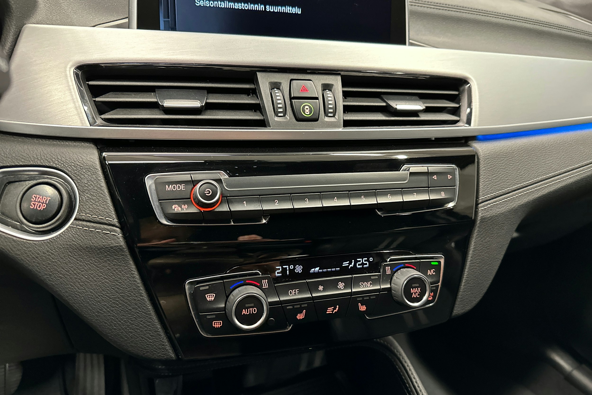 harmaa BMW X1 2021 kuva 19.