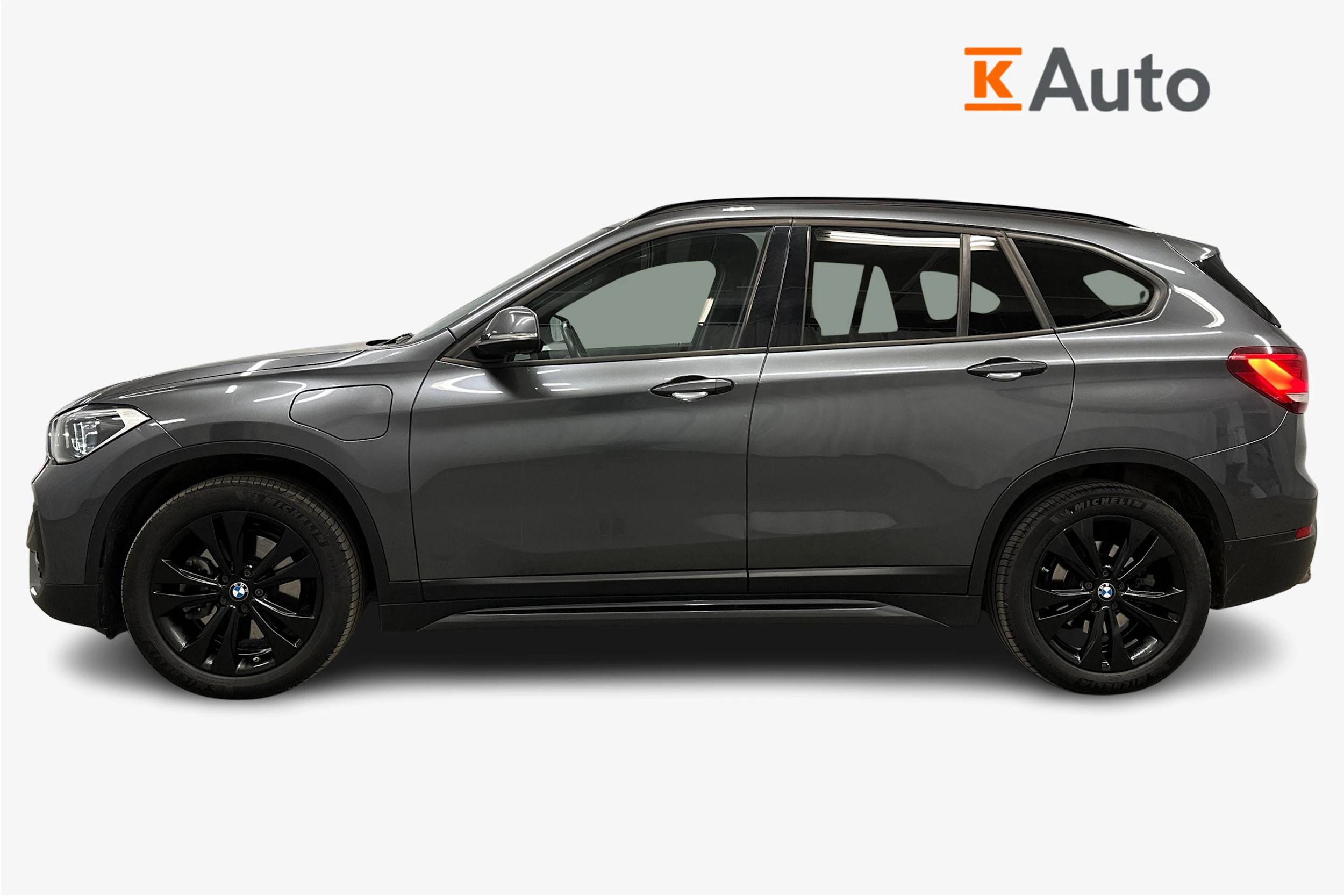 harmaa BMW X1 2021 kuva 7.