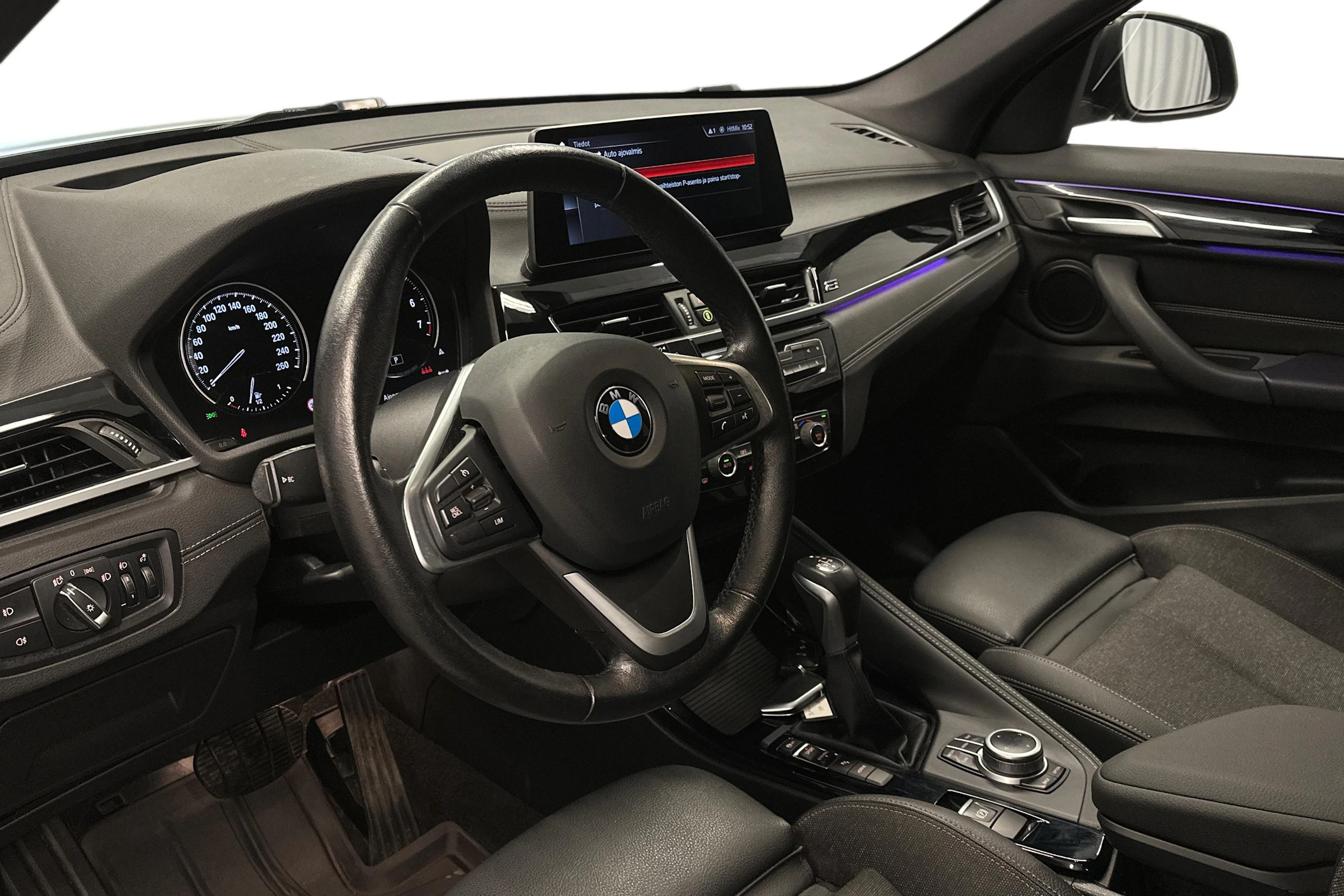 harmaa BMW X1 2021 kuva 8.