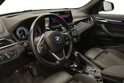 harmaa BMW X1 2021 kuva 8.