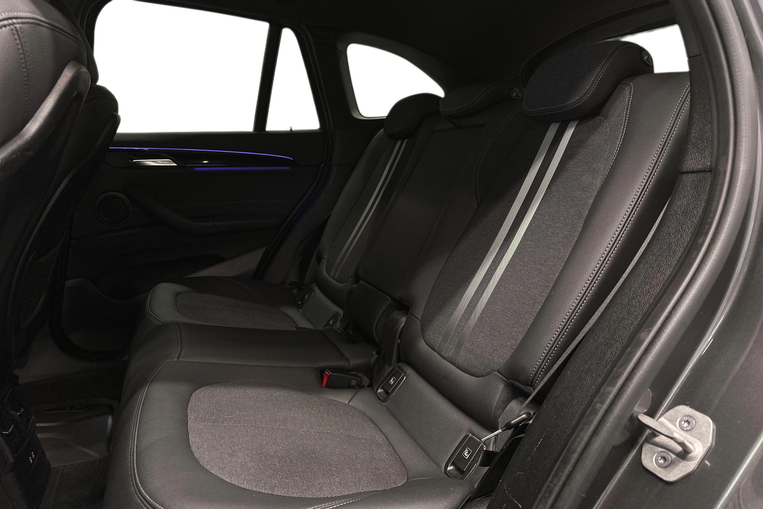 harmaa BMW X1 2021 kuva 11.