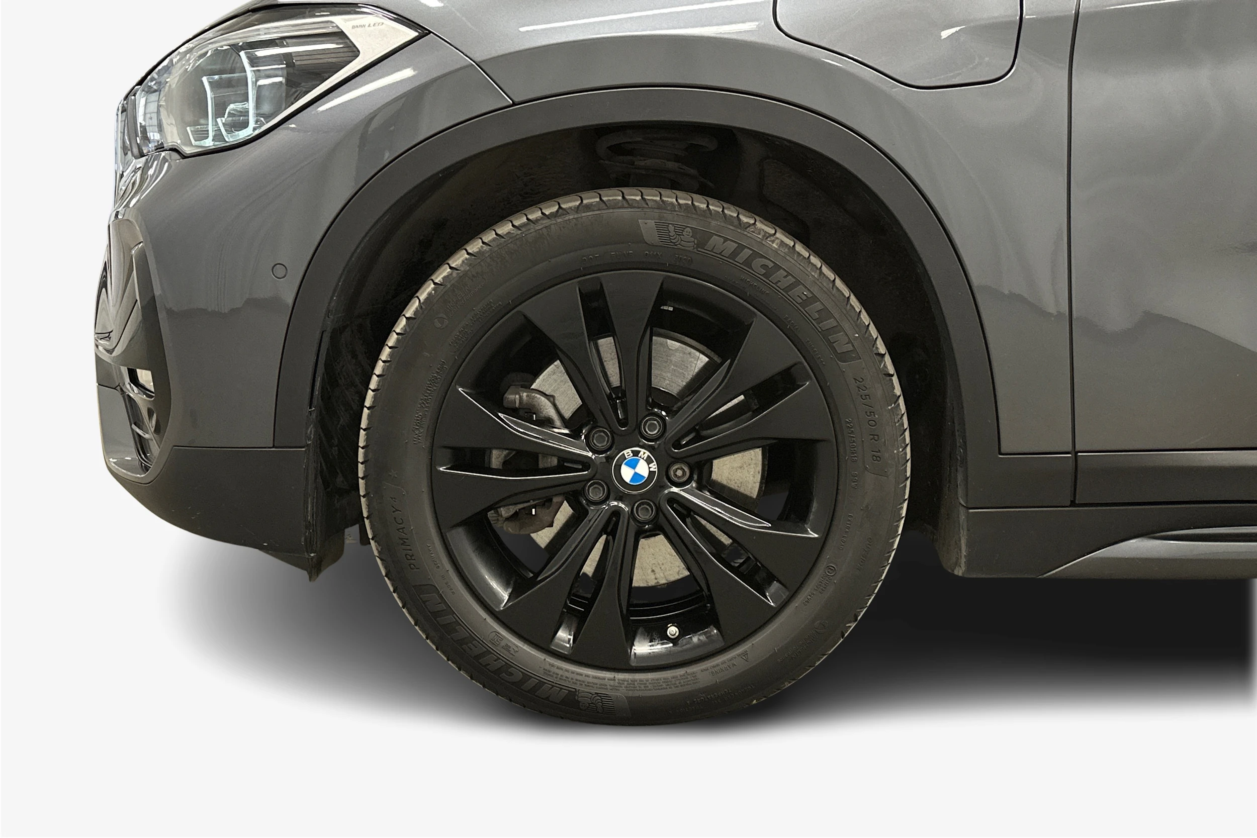 harmaa BMW X1 2021 kuva 12.