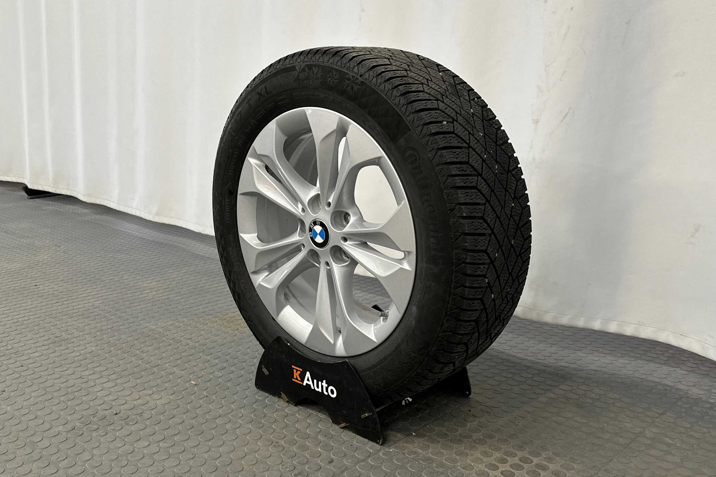 harmaa BMW X1 2021 kuva 13.