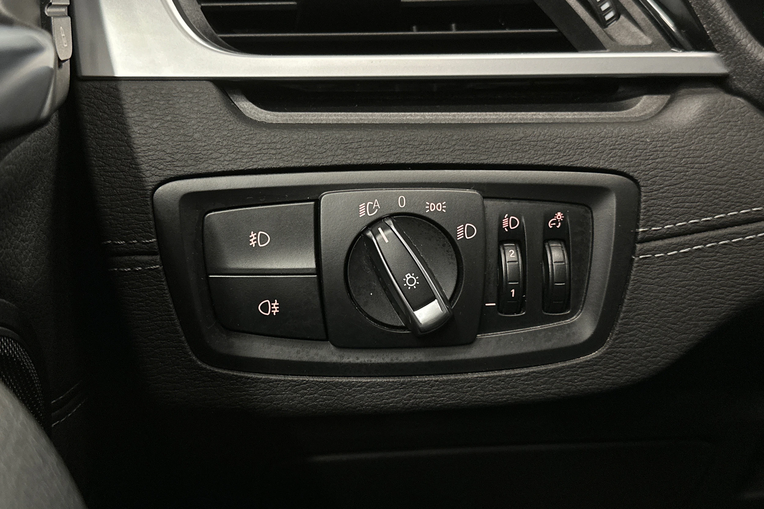 harmaa BMW X1 2021 kuva 22.