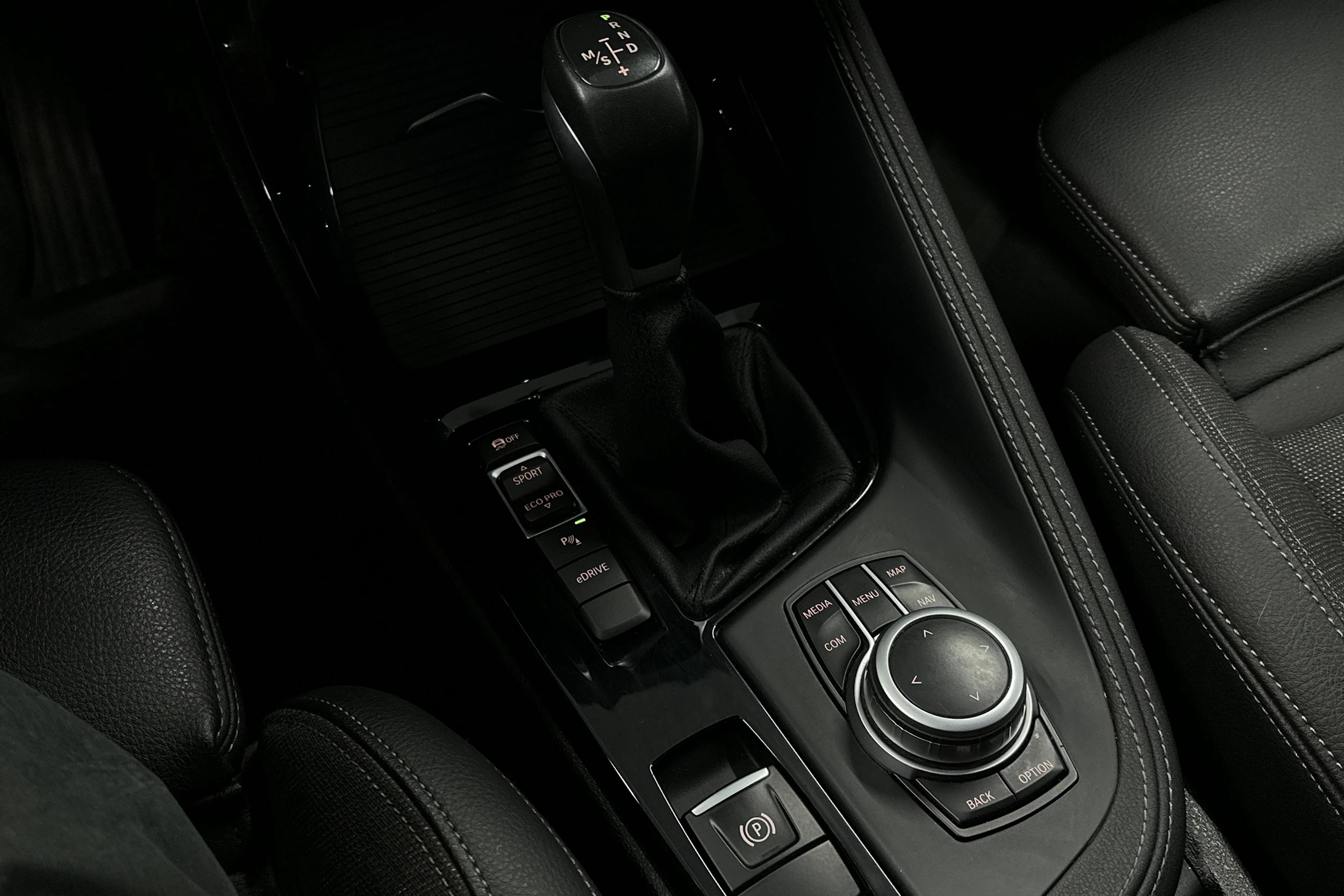 harmaa BMW X1 2021 kuva 35.