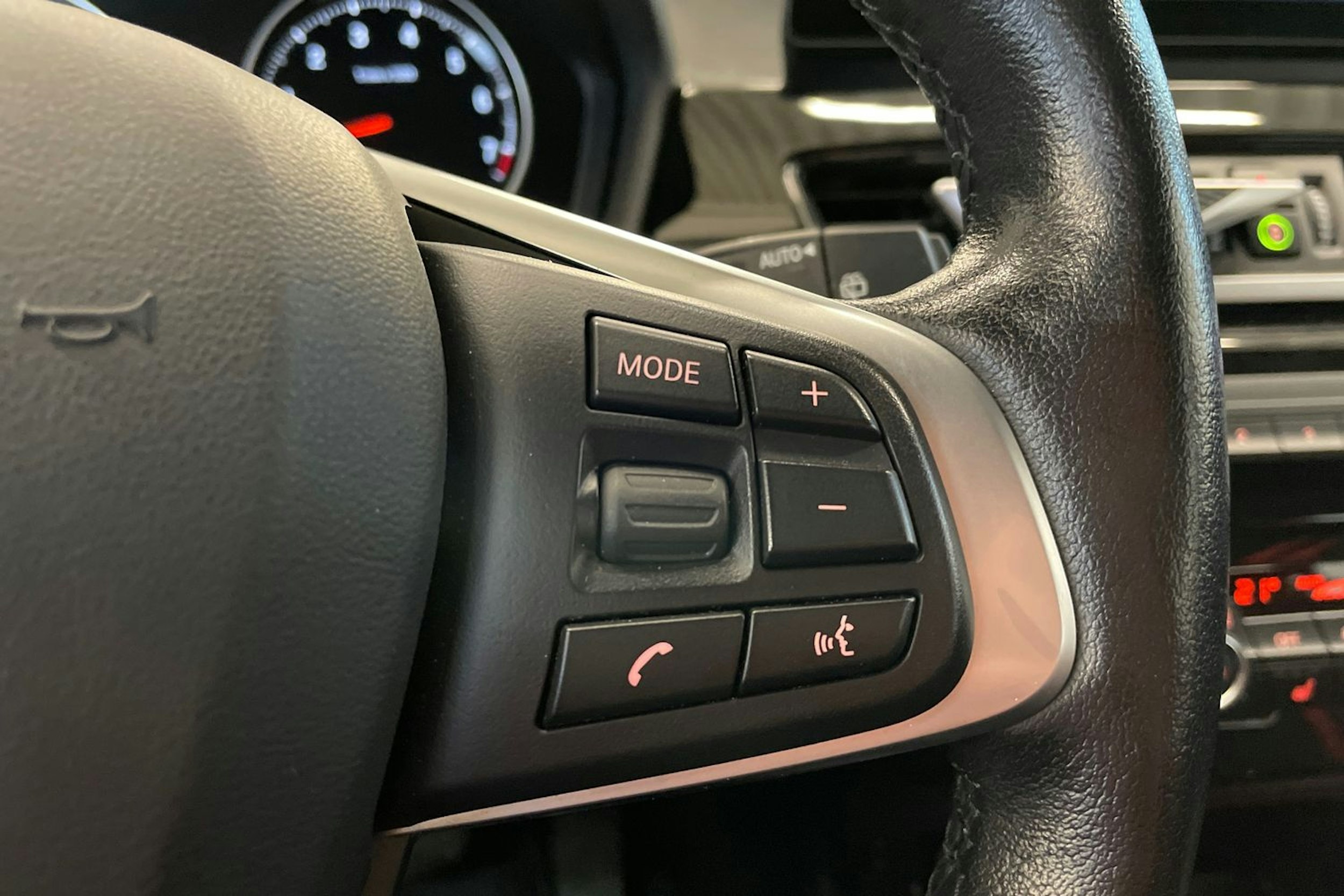 met. musta BMW X1 2021 kuva 12.