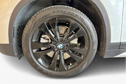 Hopea BMW X1 2021 kuva 9.