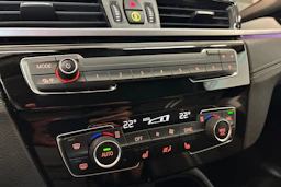 Hopea BMW X1 2021 kuva 19.
