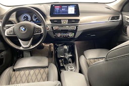 musta BMW X1 2021 kuva 9.