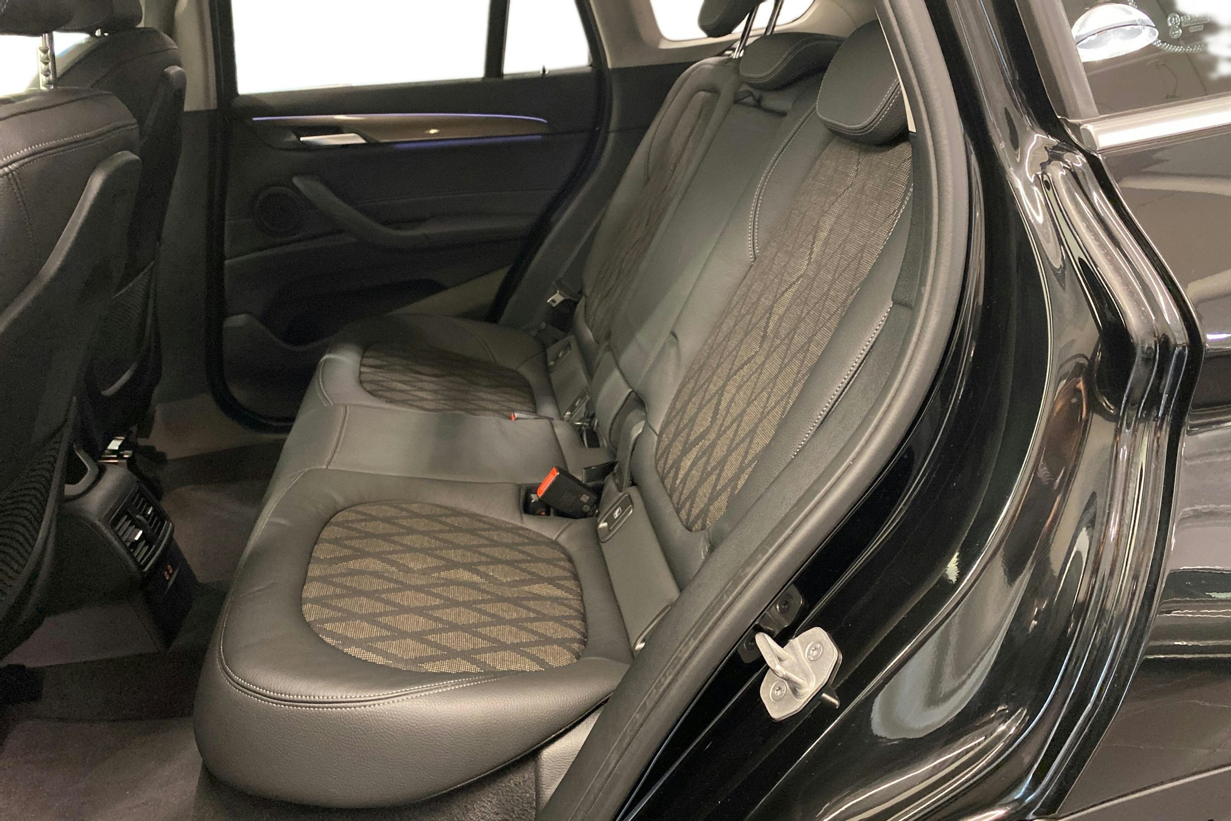 musta BMW X1 2021 kuva 10.