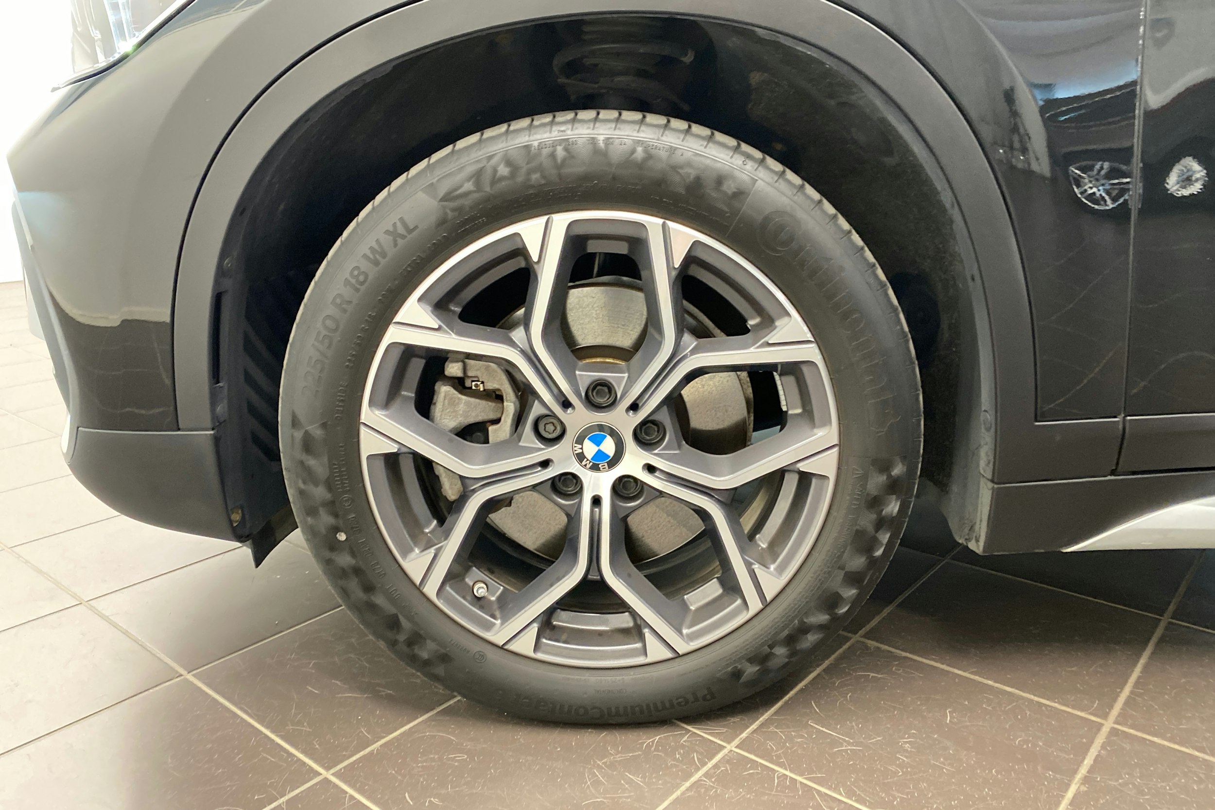 musta BMW X1 2021 kuva 11.