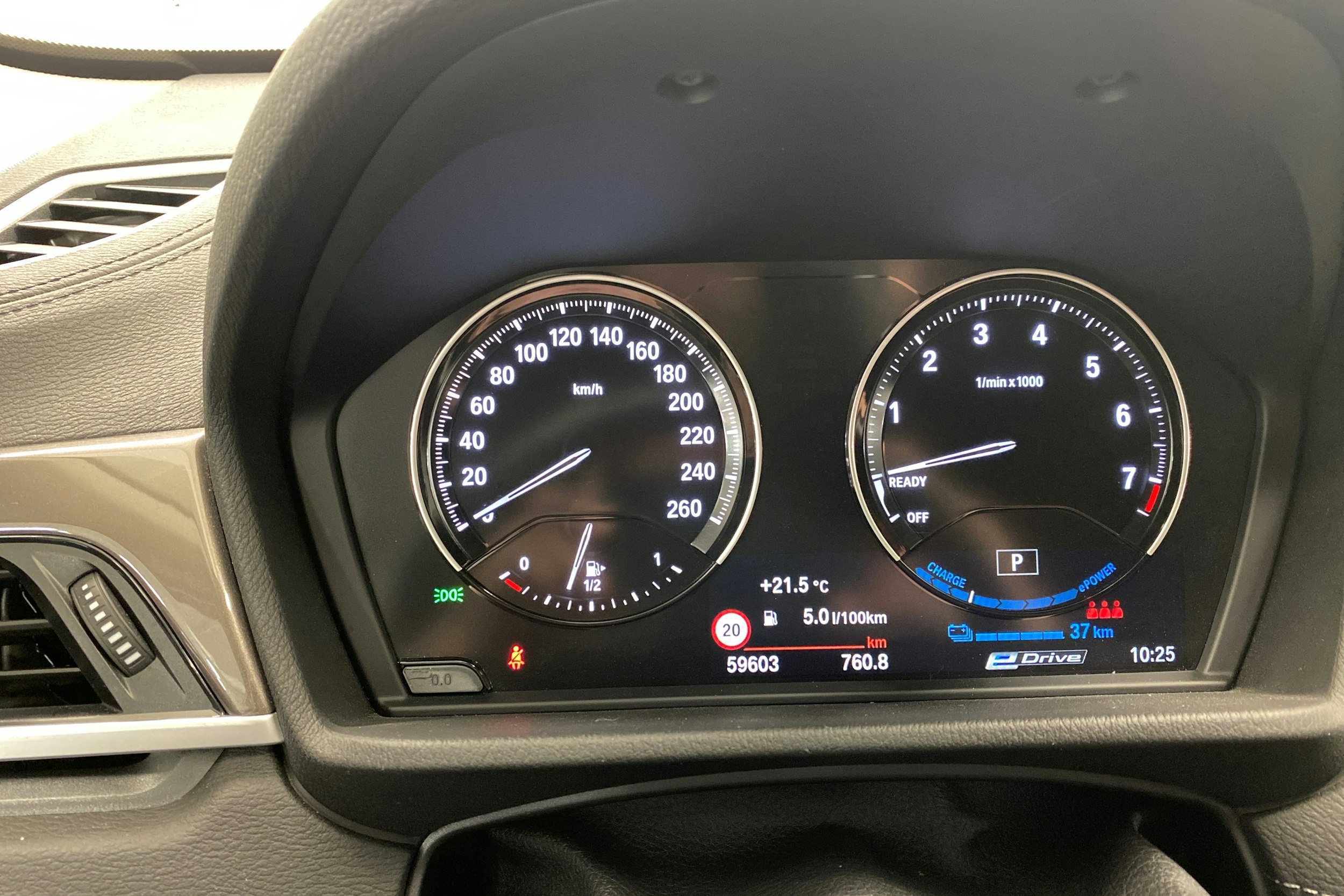 musta BMW X1 2021 kuva 22.