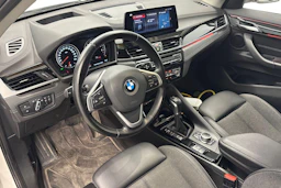 valkoinen BMW X1 2021 kuva 3.